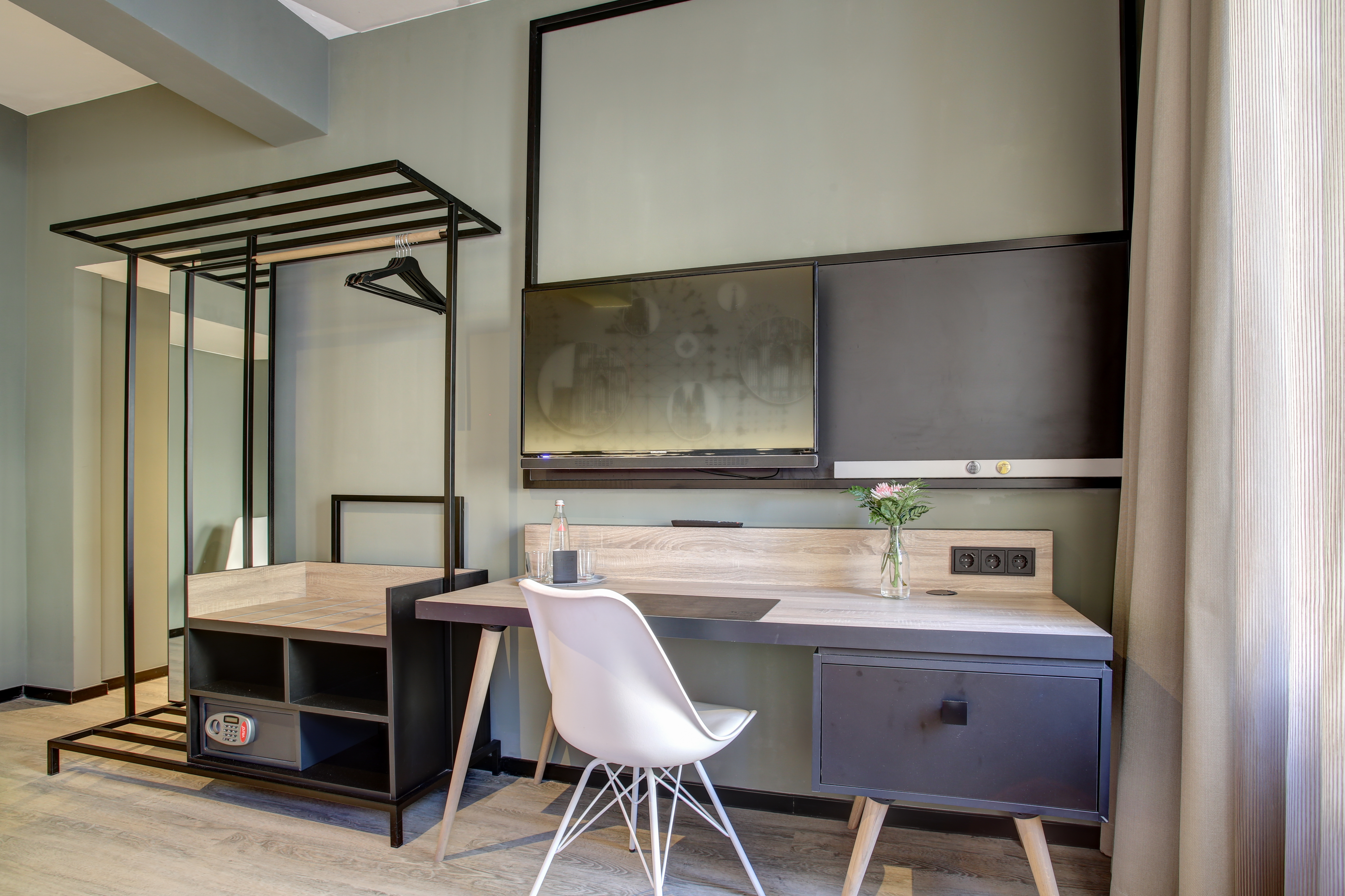 Guest room at the Boutique 003 Koln am DOM, Trademark Collection by Wyndham in Koeln, Other than US/Canada