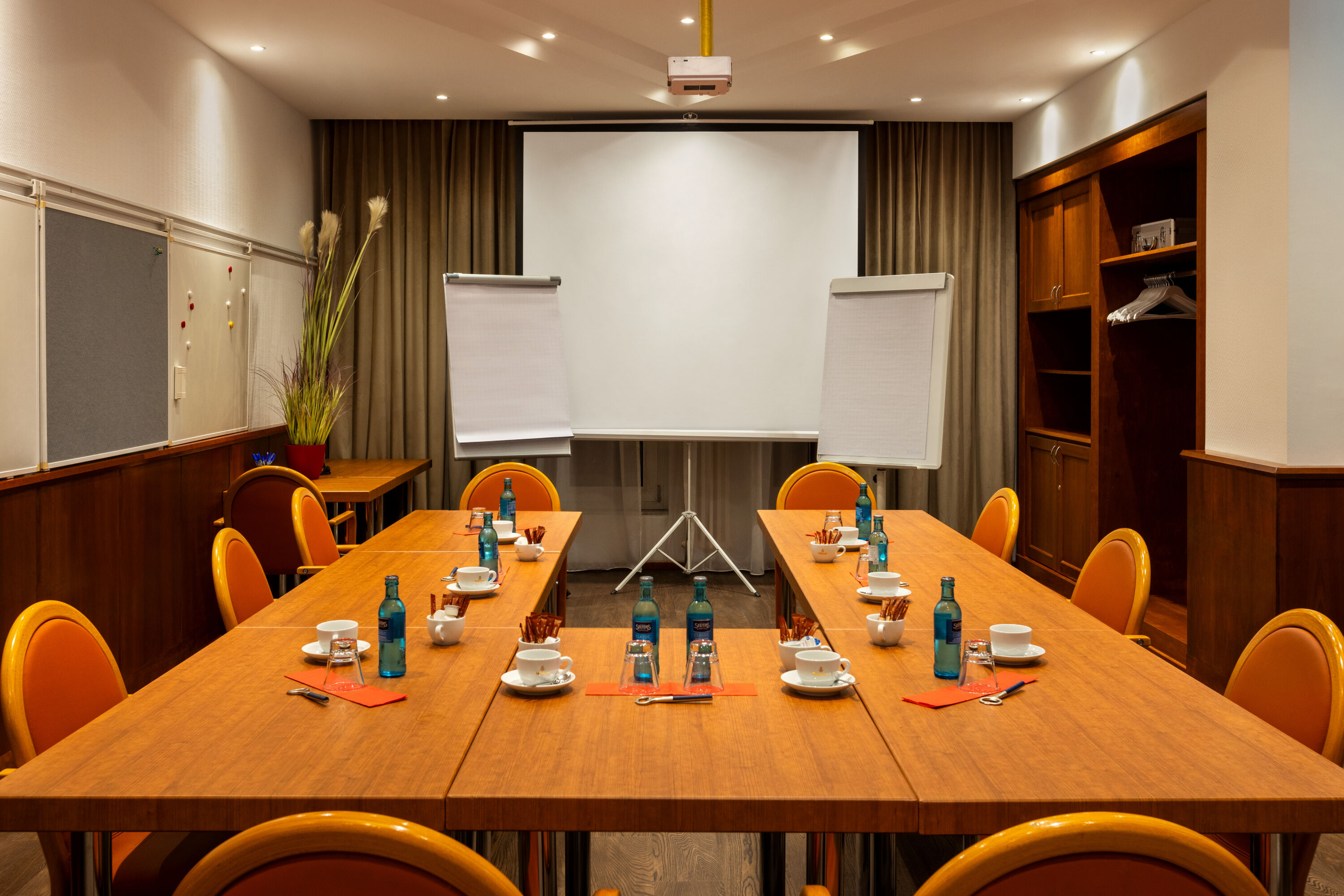 U-shape meeting room at Amedia Leipzig, Trademark Collection by Wyndham in Leipzig, Other than US/Canada