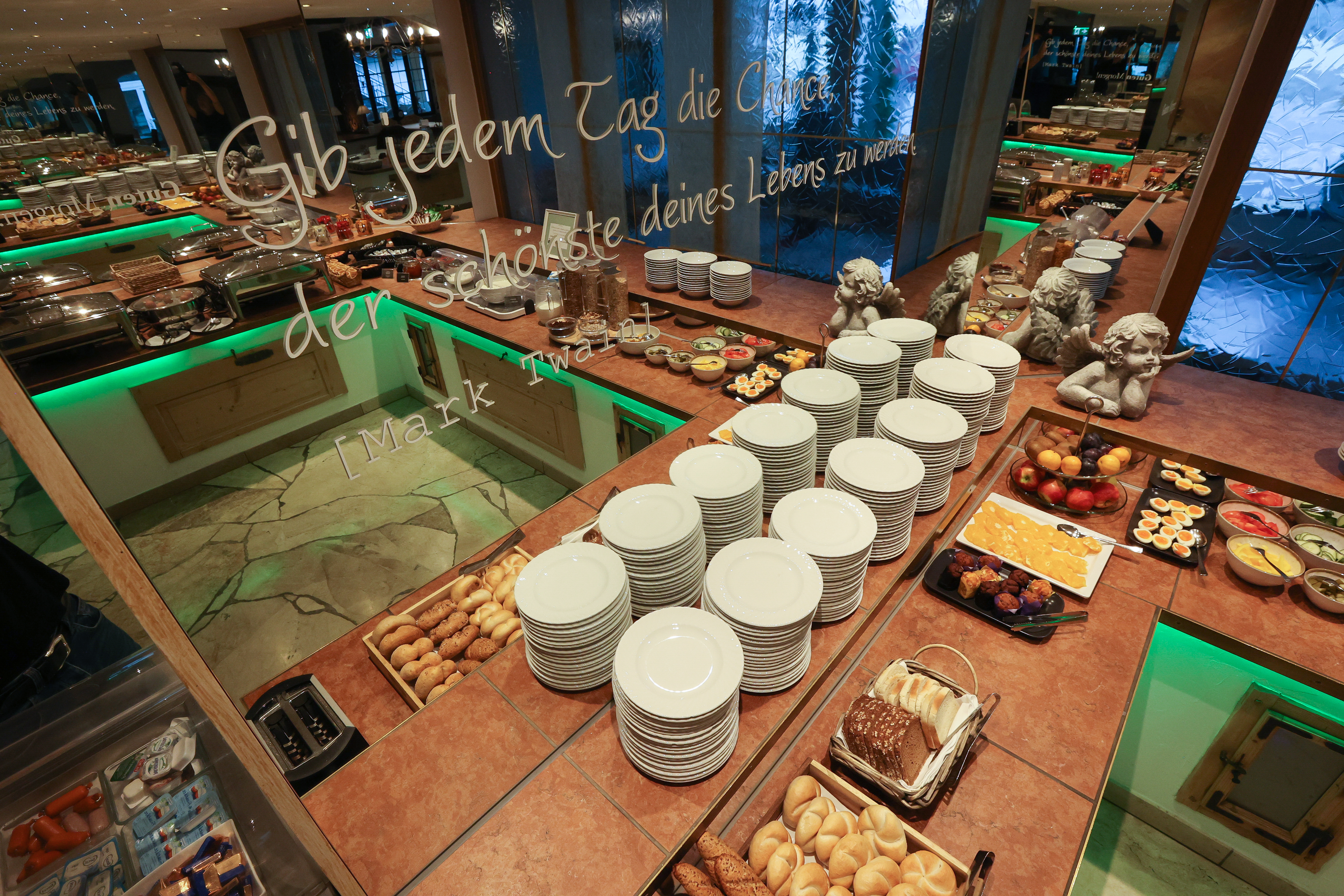 ANA Panorama, Trademark Collection by Wyndham restaurant buffet in Marktoberdorf, Other than US/Canada