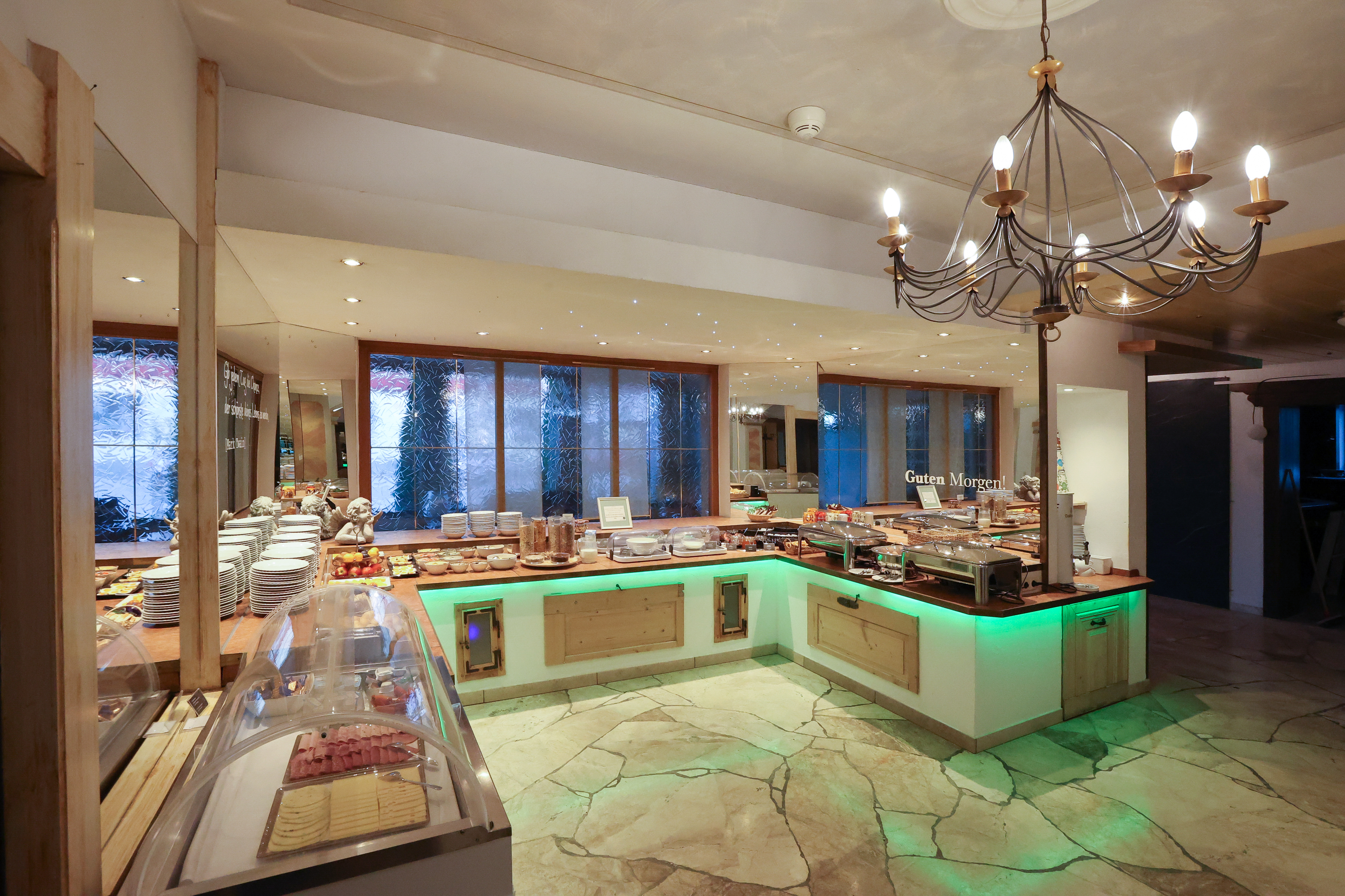 ANA Panorama, Trademark Collection by Wyndham restaurant buffet in Marktoberdorf, Other than US/Canada