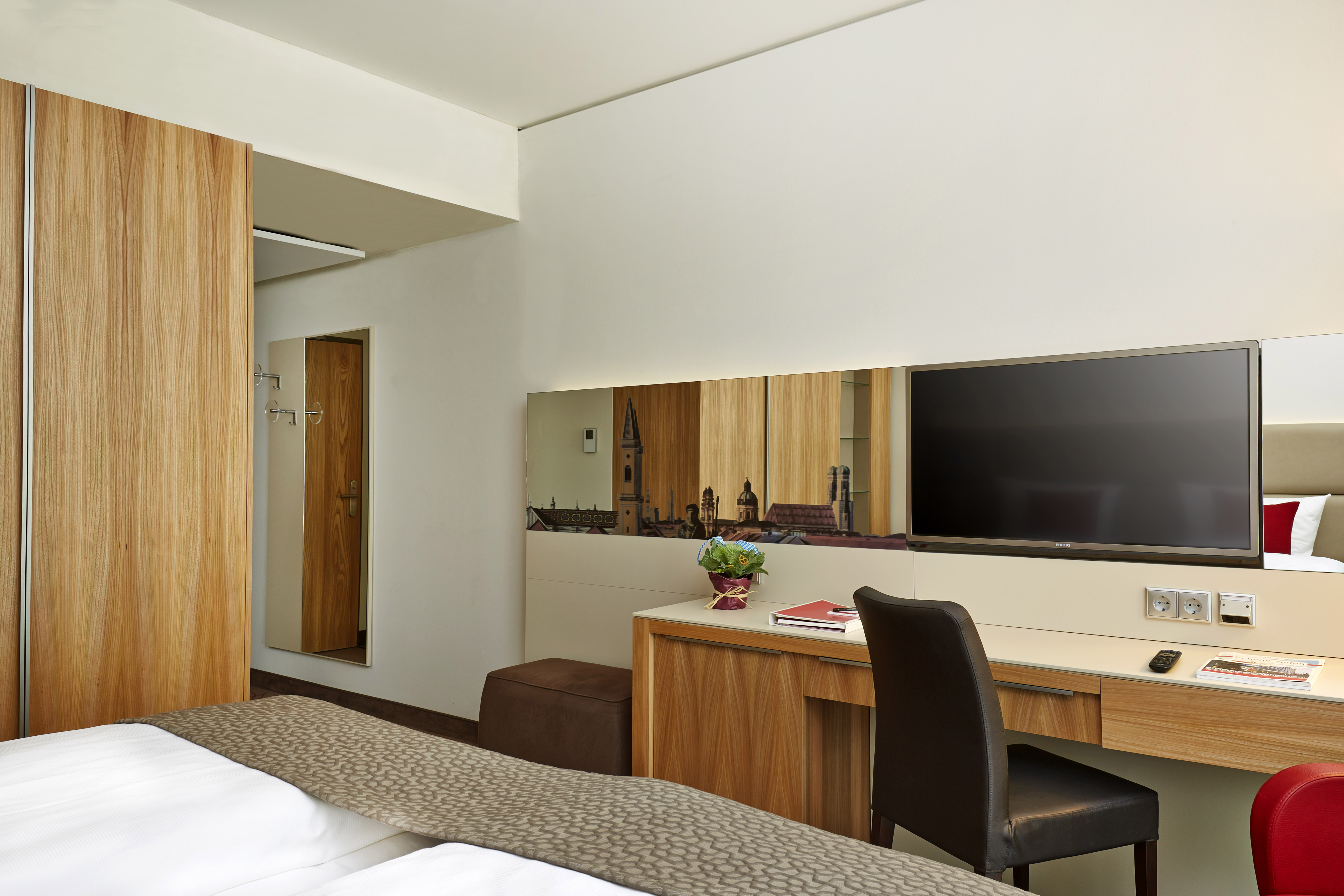 Guest room at the H4 Hotel Munchen Messe in Munich, Other than US/Canada