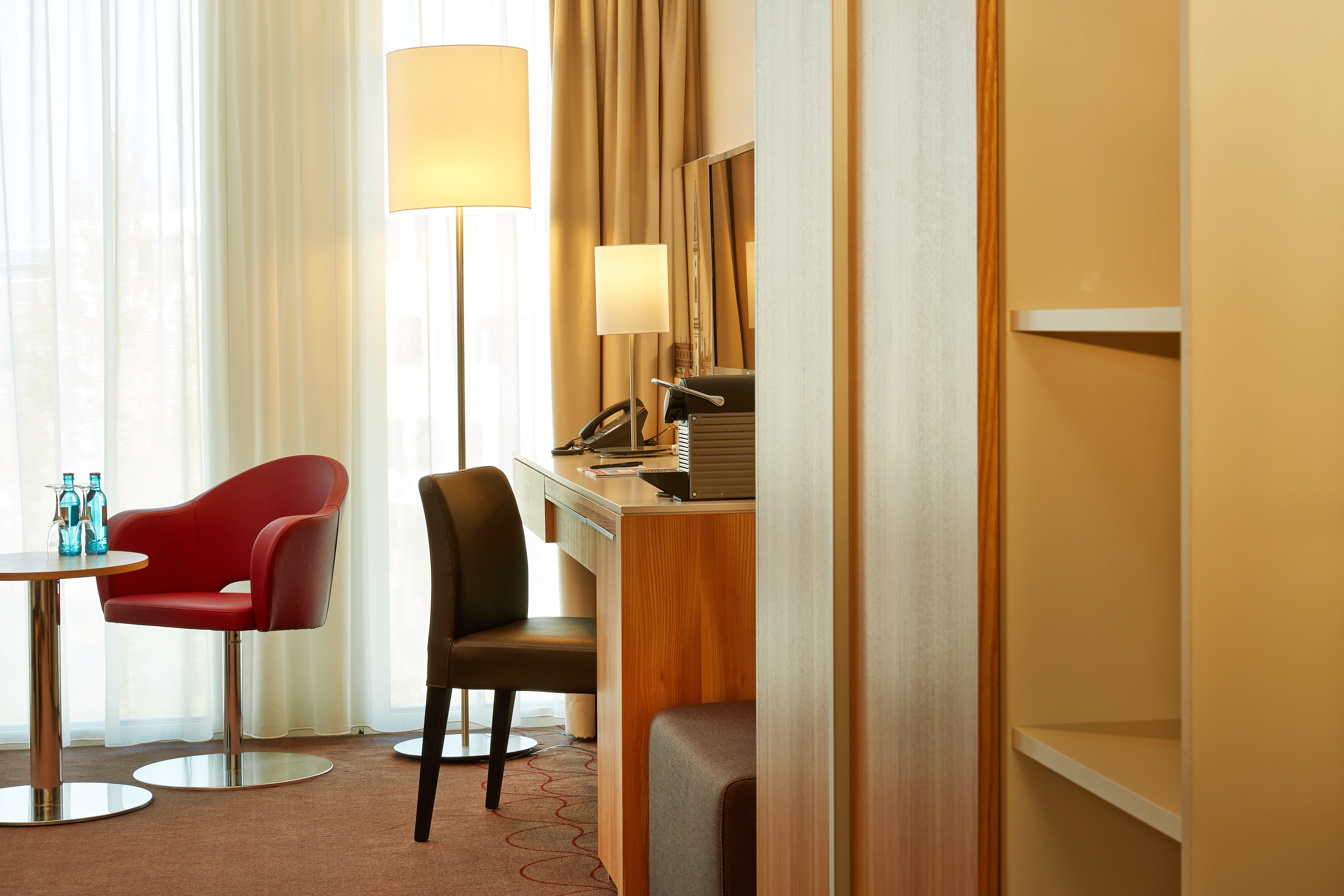 Guest room at the H4 Hotel Munchen Messe in Munich, Other than US/Canada