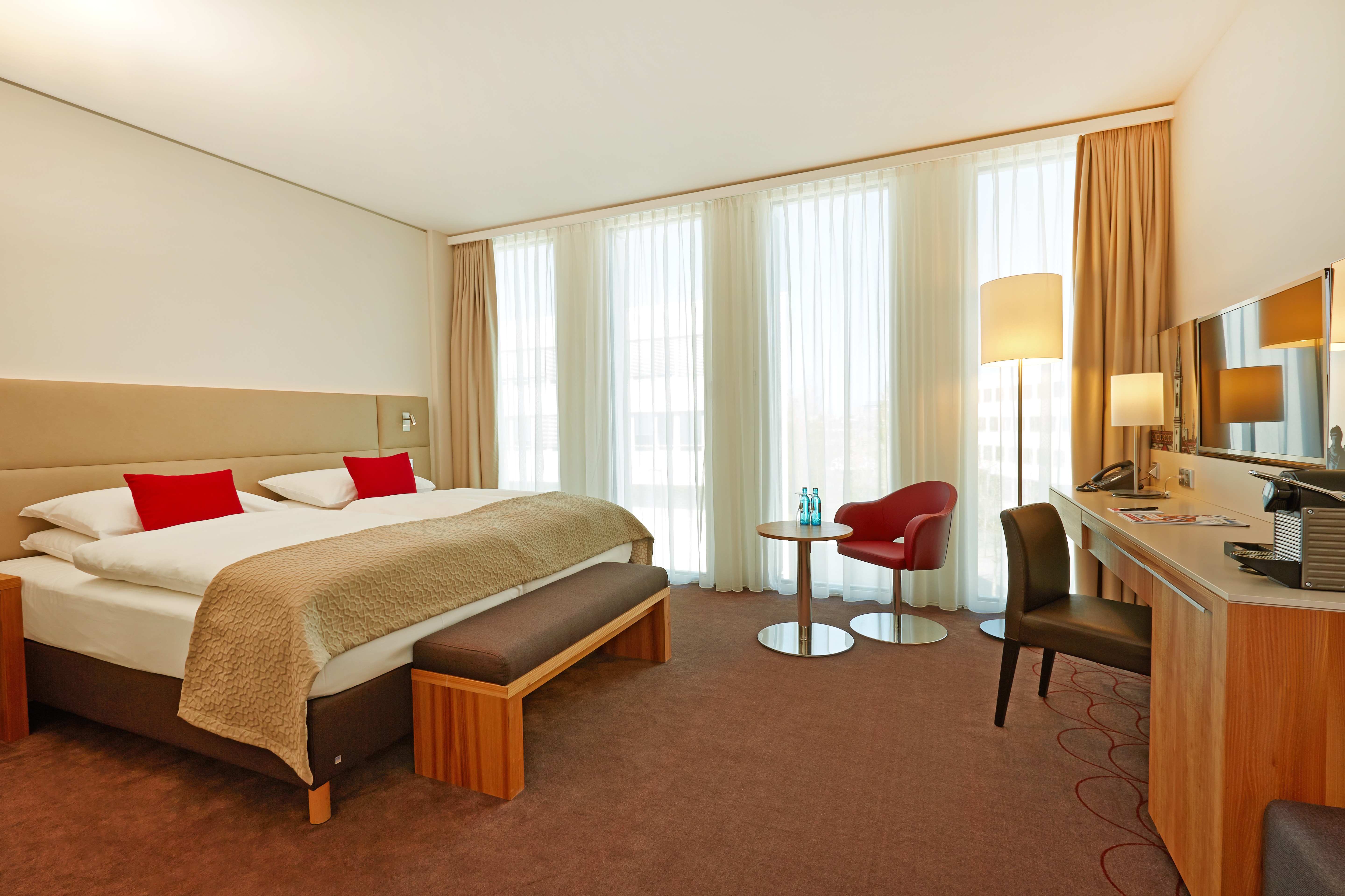 Guest room at the H4 Hotel Munchen Messe in Munich, Other than US/Canada