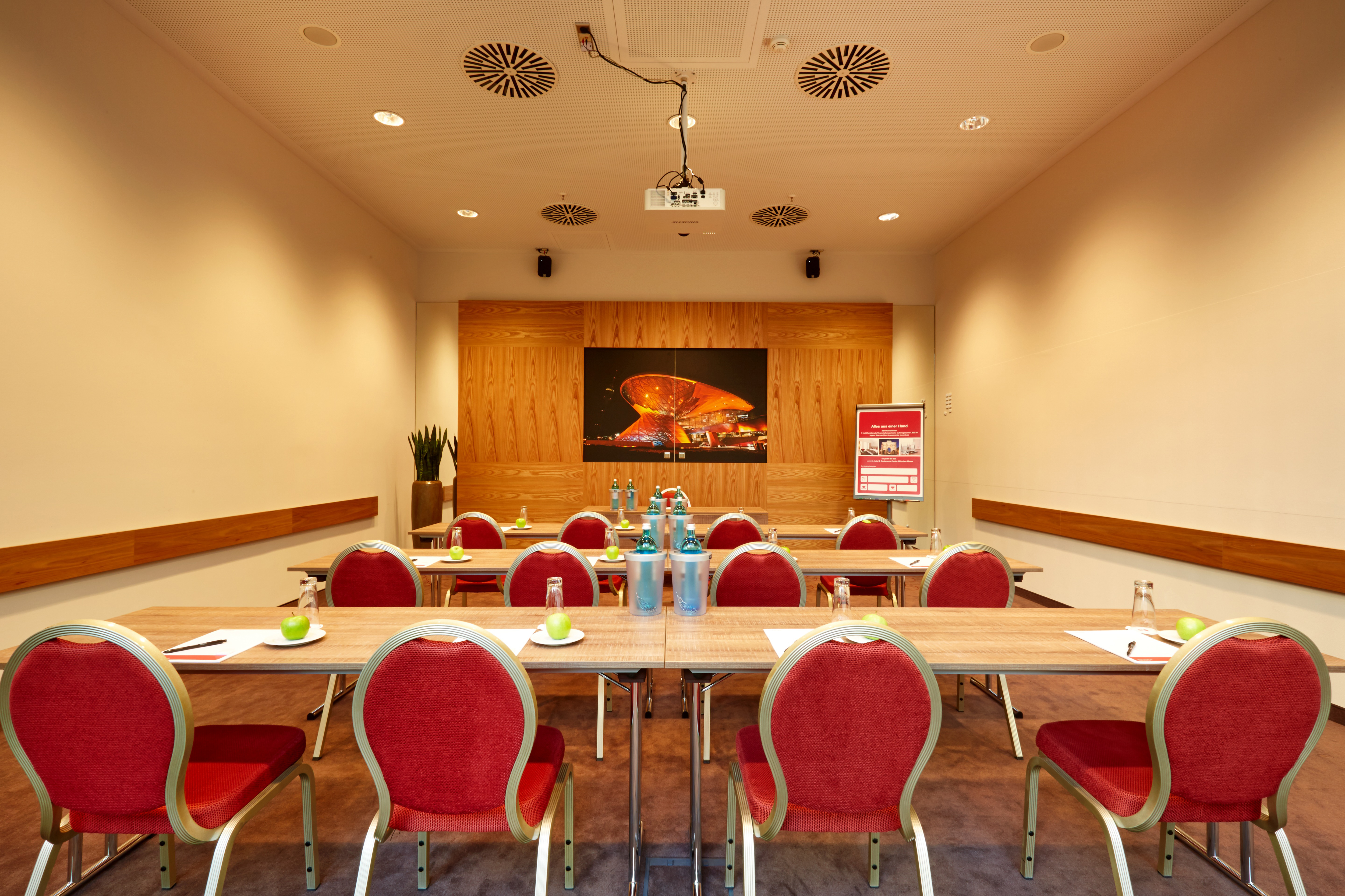 Meeting room at H4 Hotel Munchen Messe in Munich, Other than US/Canada