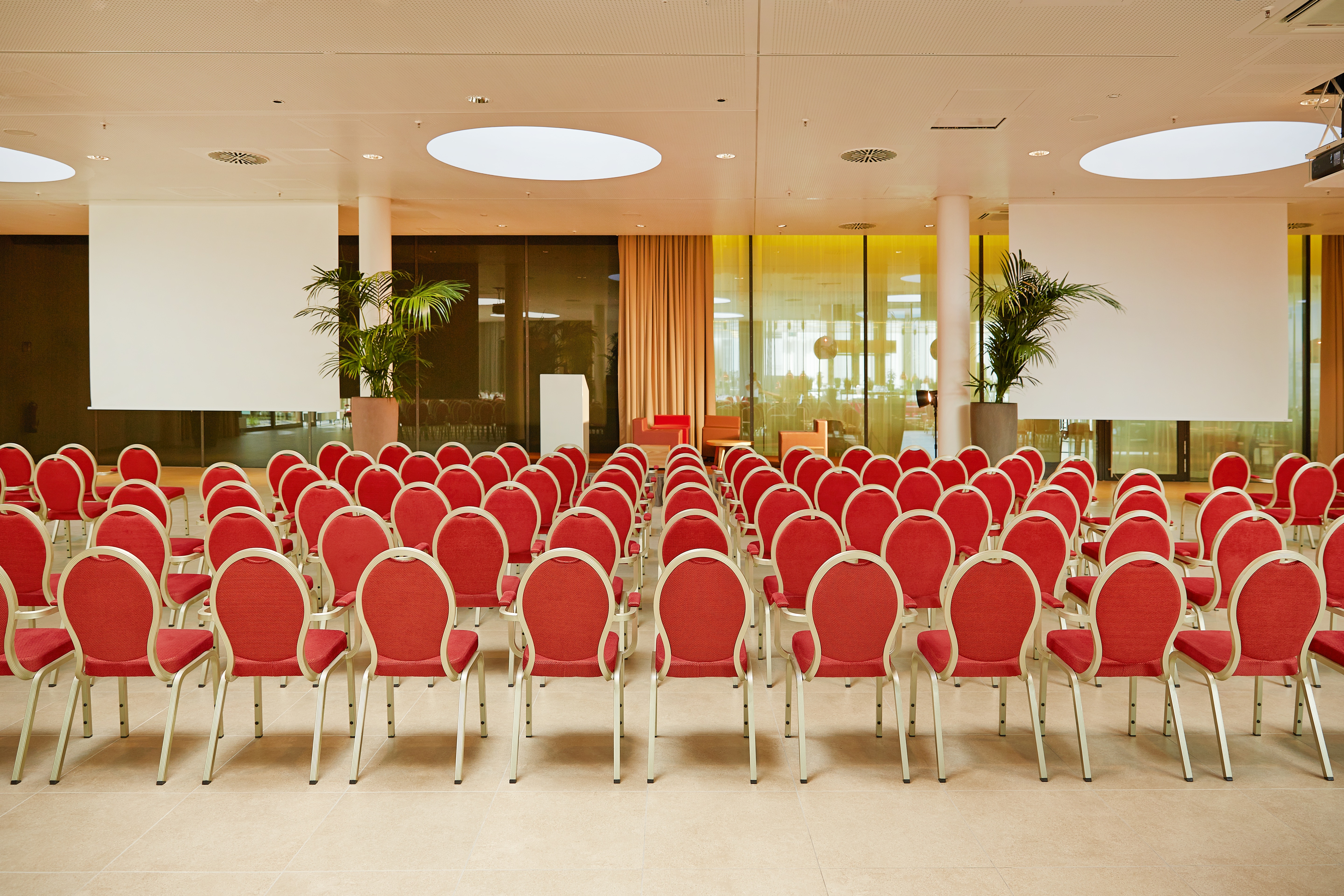 Meeting room at H4 Hotel Munchen Messe in Munich, Other than US/Canada