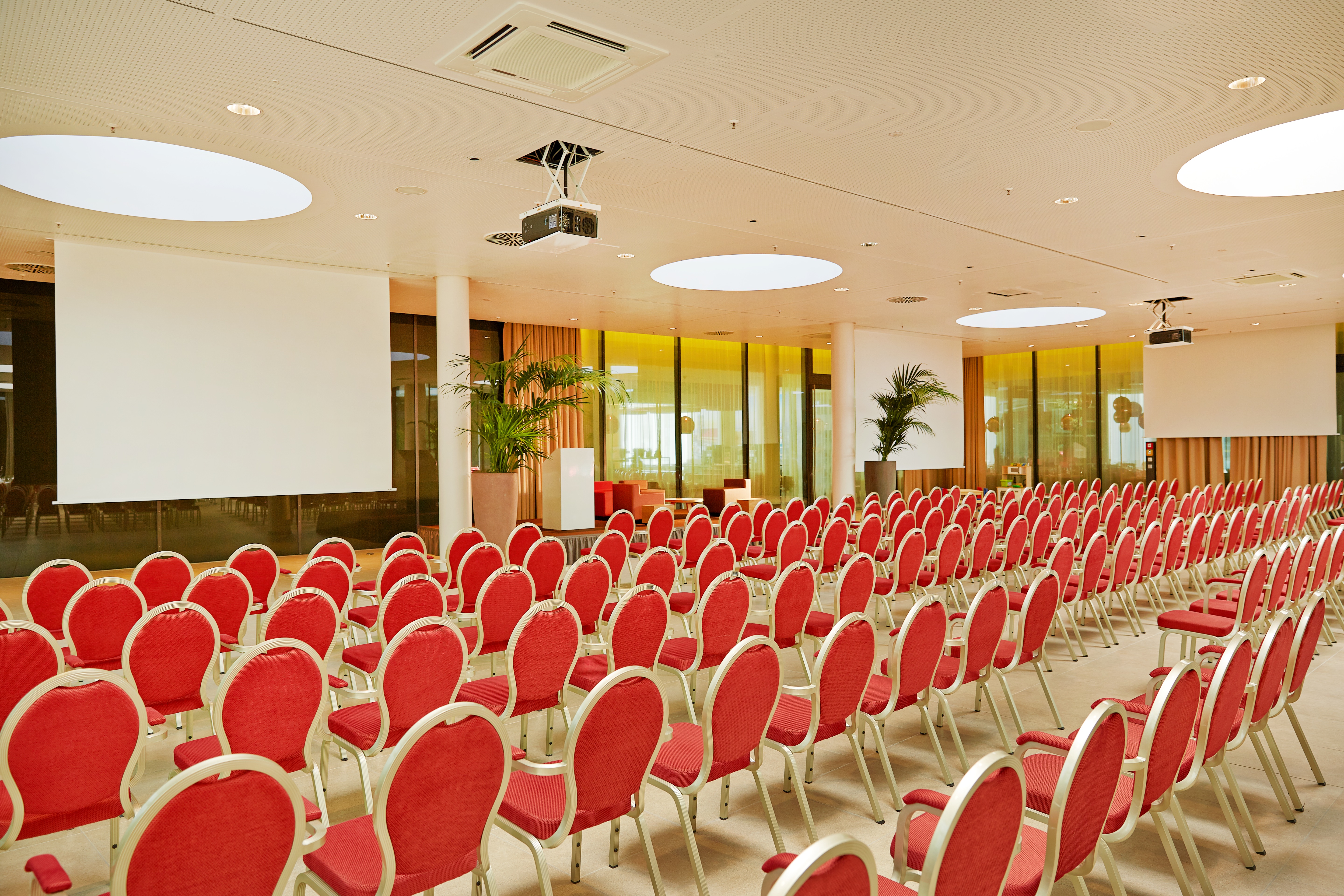 Meeting room at H4 Hotel Munchen Messe in Munich, Other than US/Canada