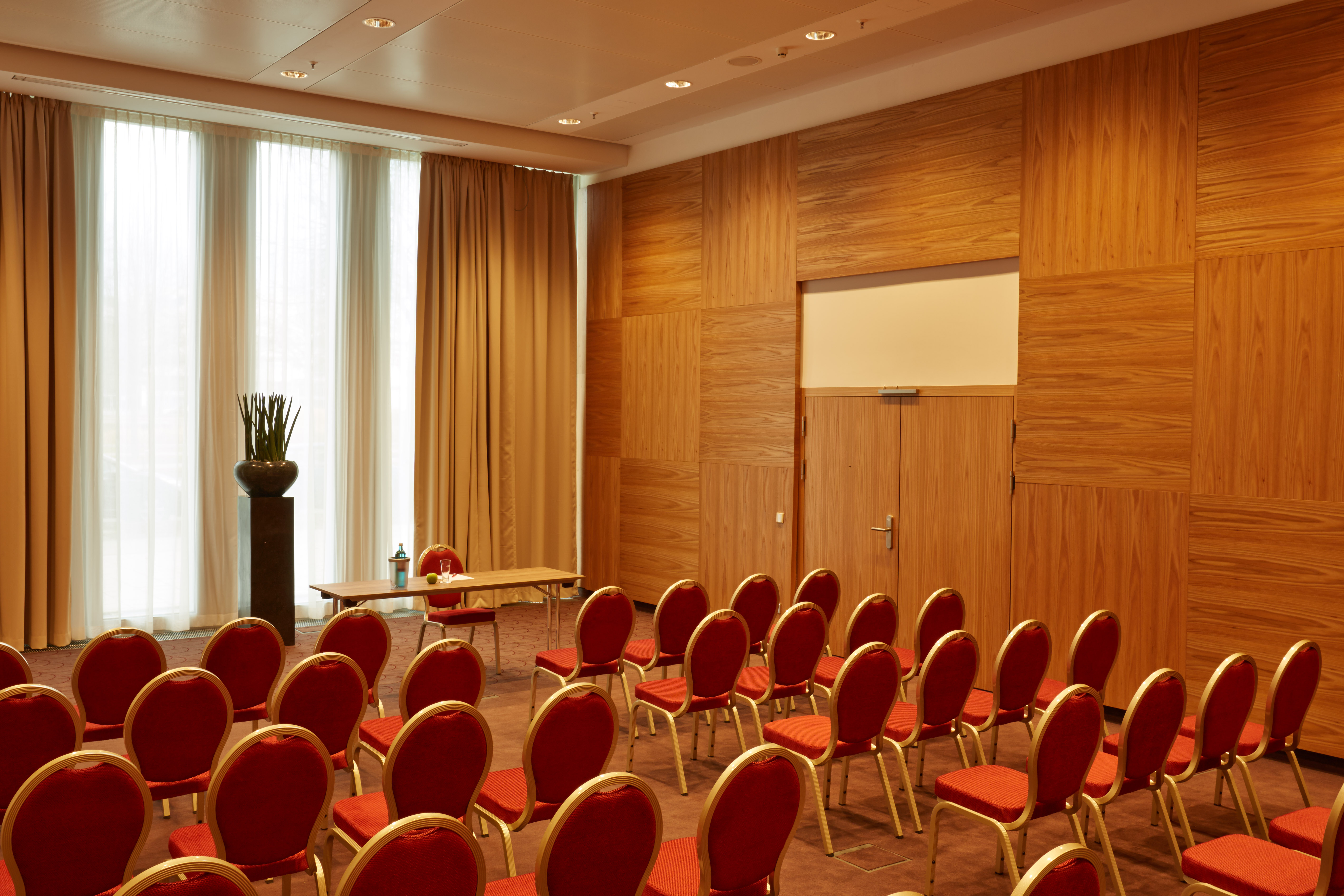 Meeting room at H4 Hotel Munchen Messe in Munich, Other than US/Canada