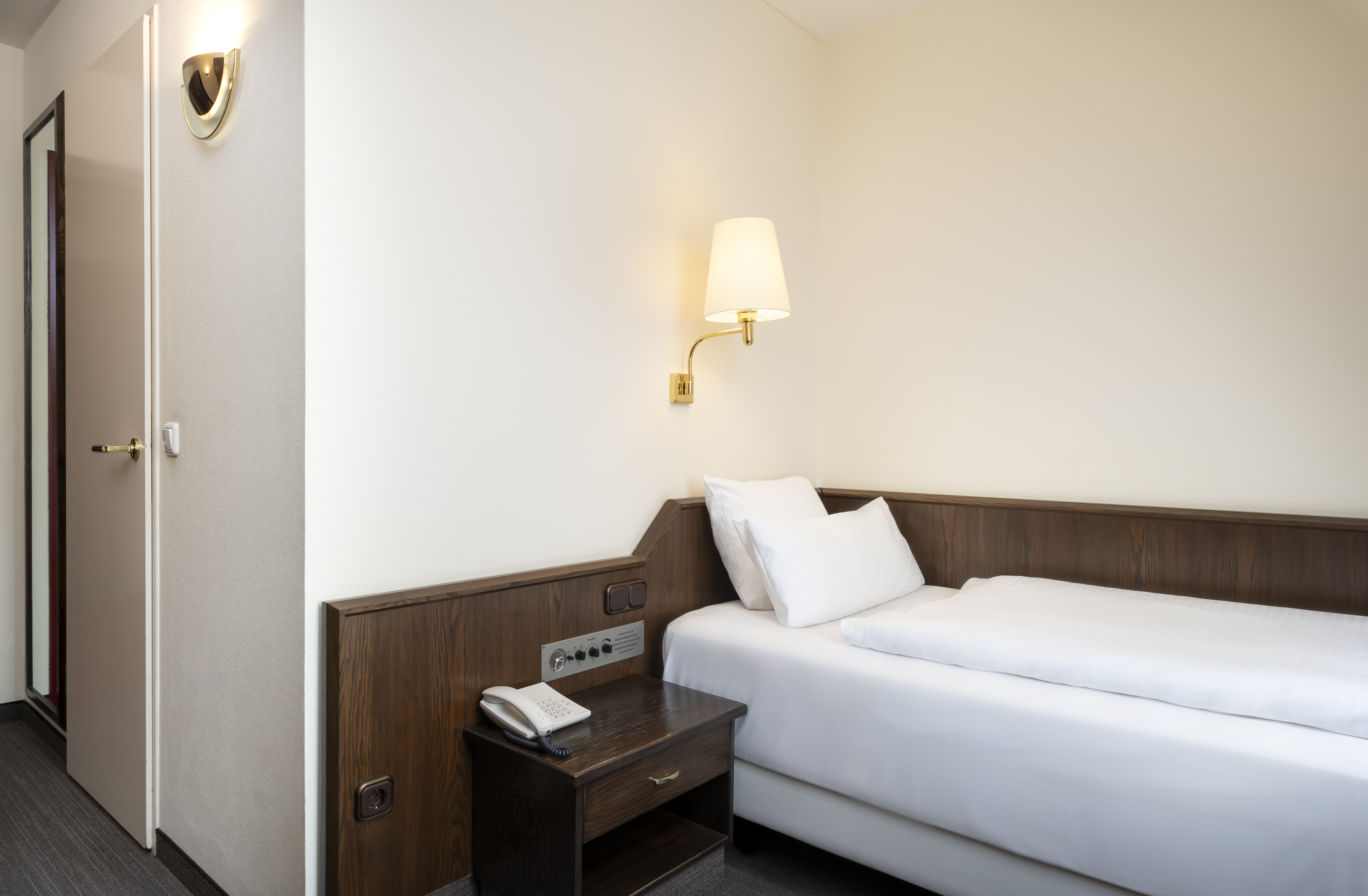 Guest room at the elaya hotel noerdlingen, Trademark by Wyndham in Noerdlingen, Other than US/Canada