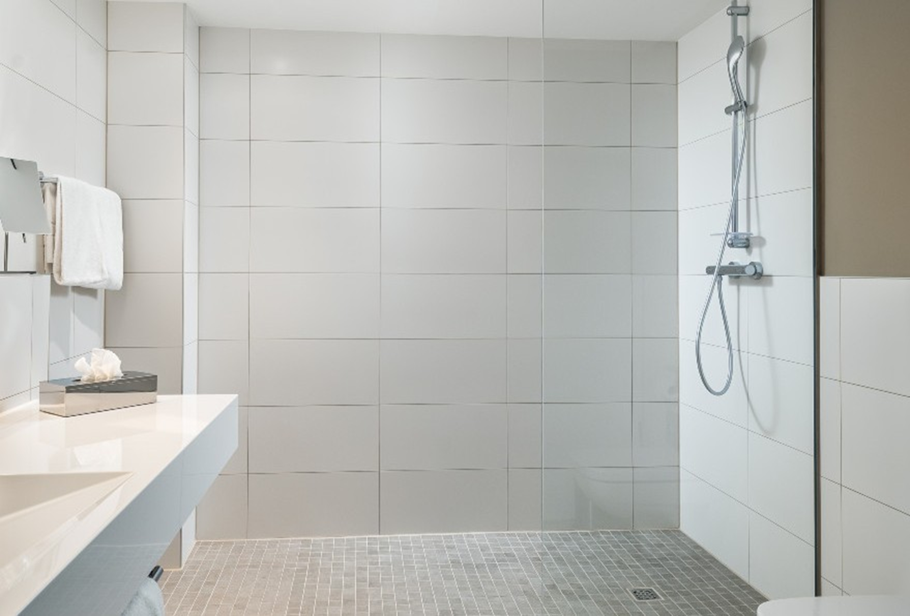 Guest room bath at the elaya hotel oberhausen, Trademark by Wyndham in Oberhausen, Other than US/Canada