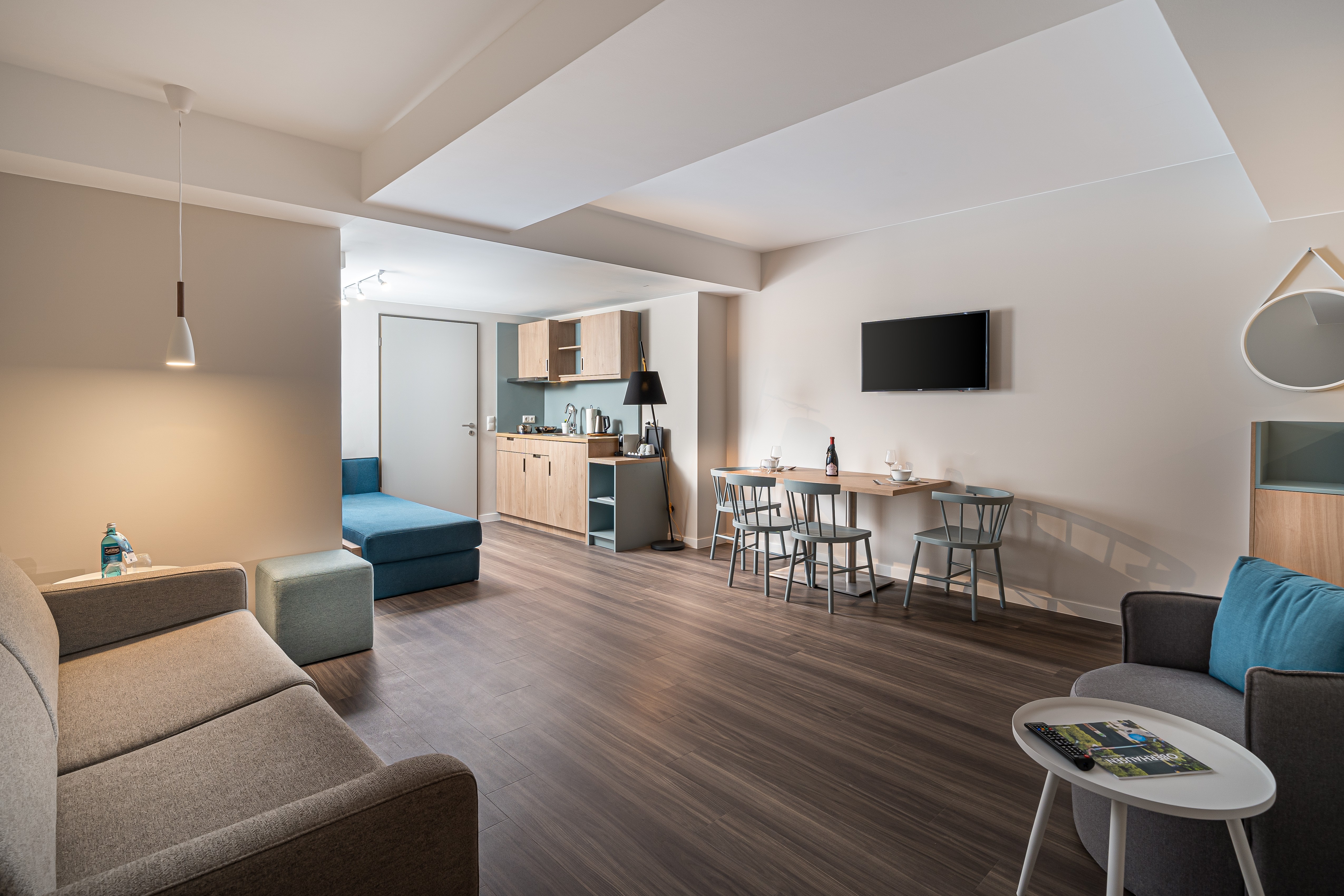 elaya hotel oberhausen, Trademark by Wyndham suite living room in Oberhausen, Other than US/Canada