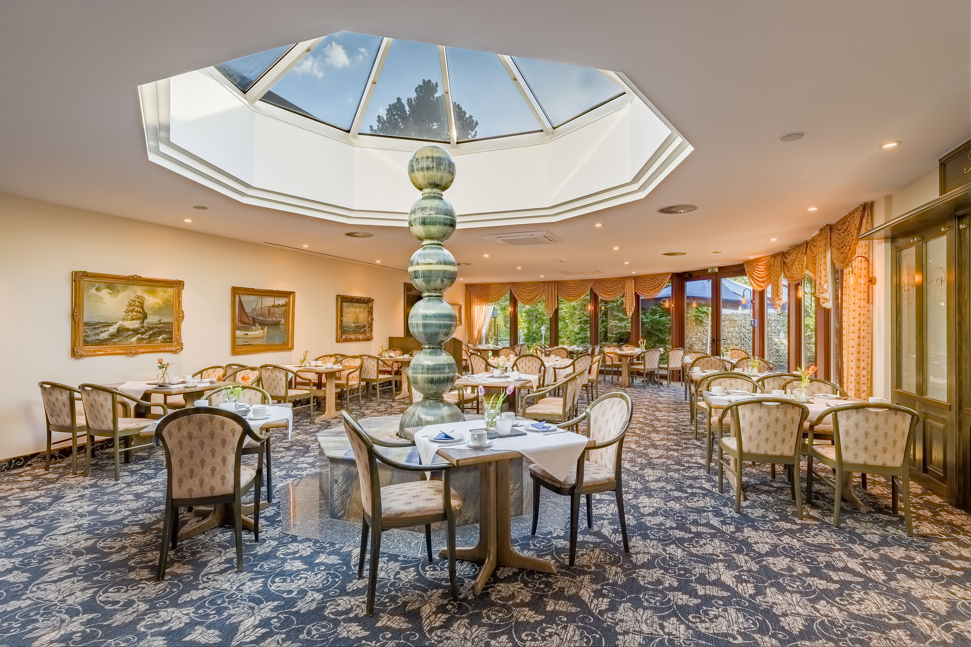 Aspire Oldenburg, Trademark Collection by Wyndham restaurant breakfast area with seating in Oldenburg, Other than US/Canada