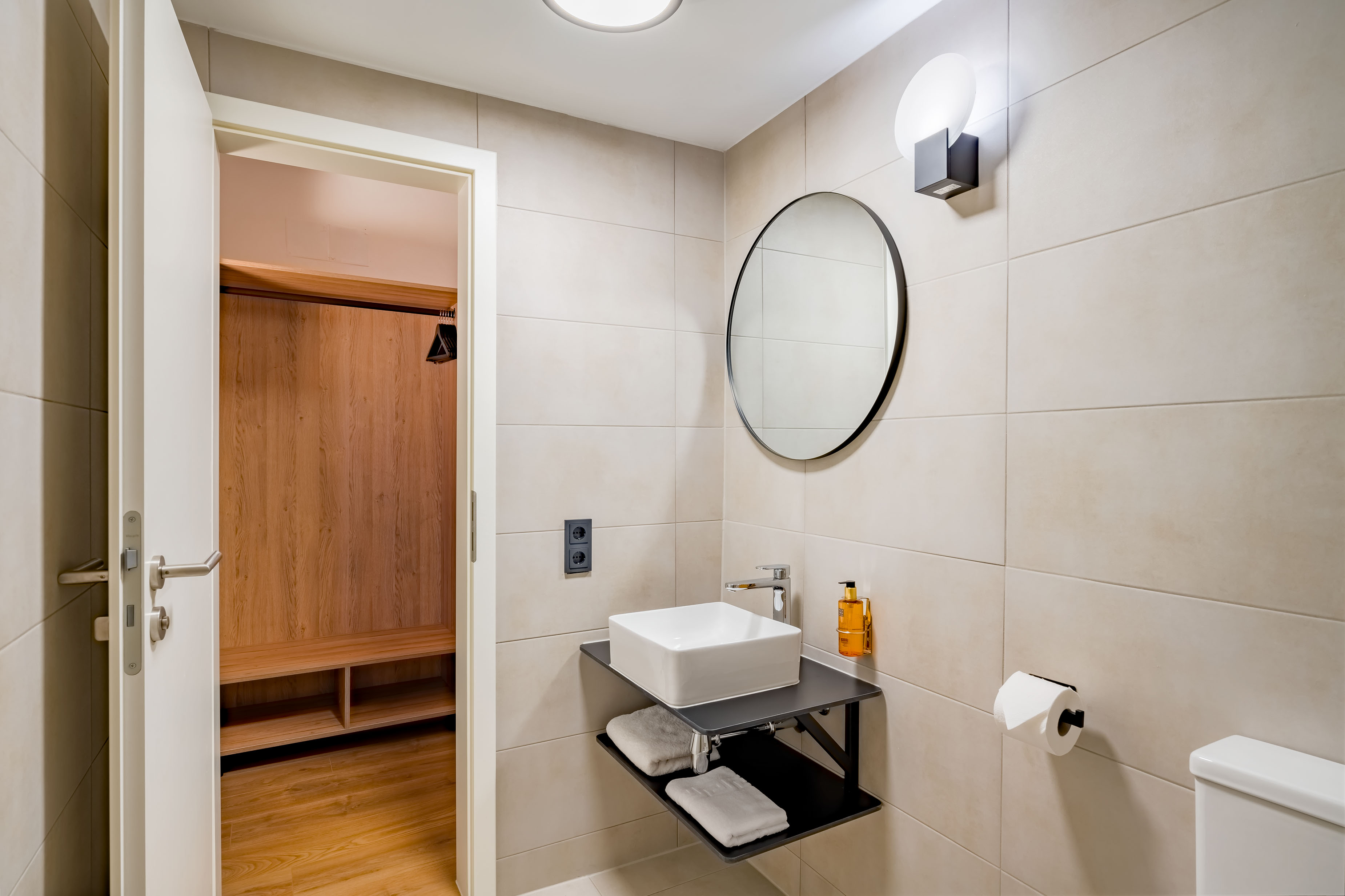 Guest room bath at the Aspire Palais Recklinghausen,Trademark Collection by Wyndham in Recklinghausen, Other than US/Canada