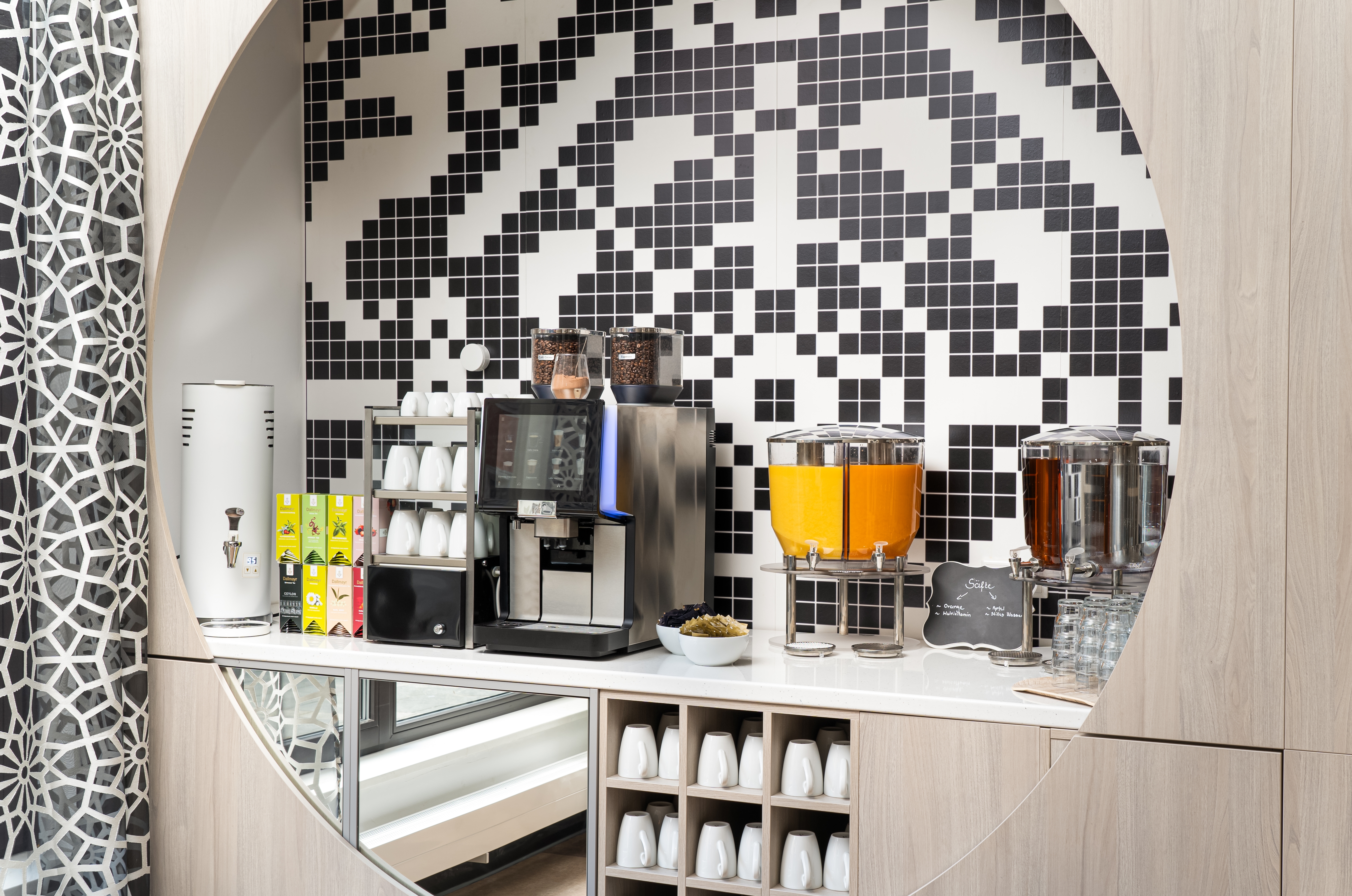 elaya hotel regensburg city center, Trademark by Wyndham restaurant in Regensburg, Other than US/Canada