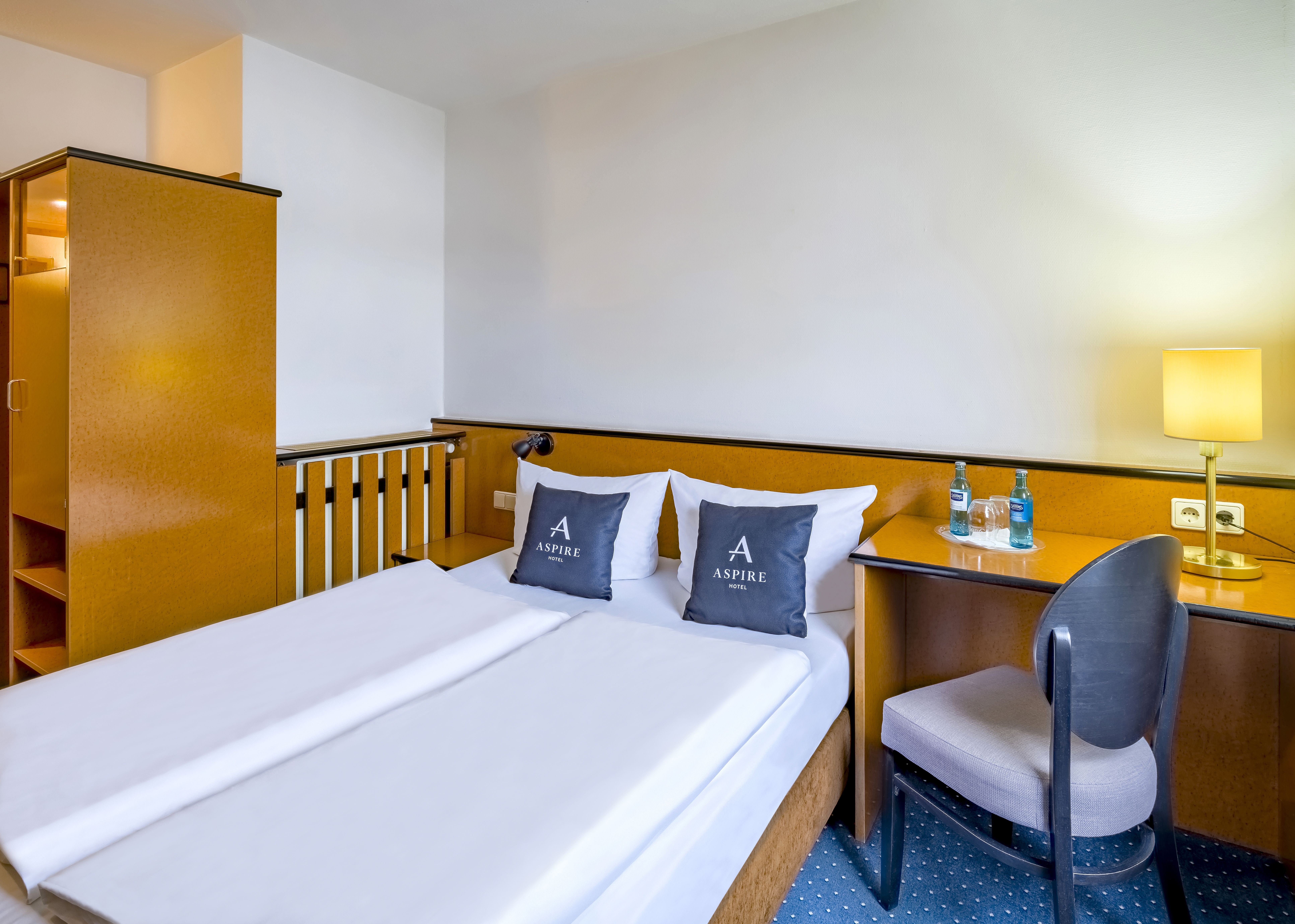 Guest room at the Aspire Frankfurt Airport, Trademark Collection by Wyndham in Ruesselsheim, Other than US/Canada