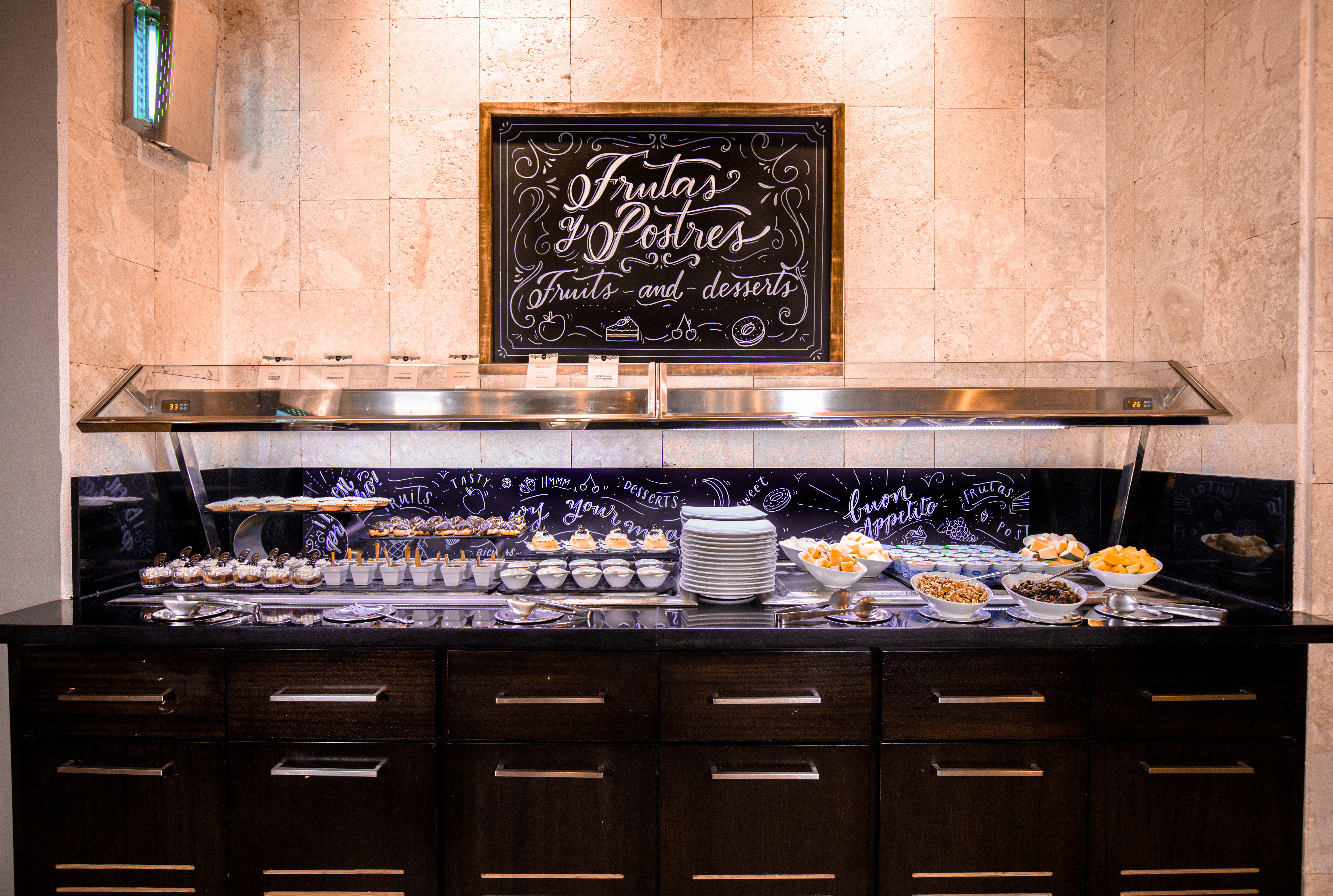 Dominican Fiesta Hotel, Trademark By Wyndham restaurant in Santo Domingo, Other than US/Canada