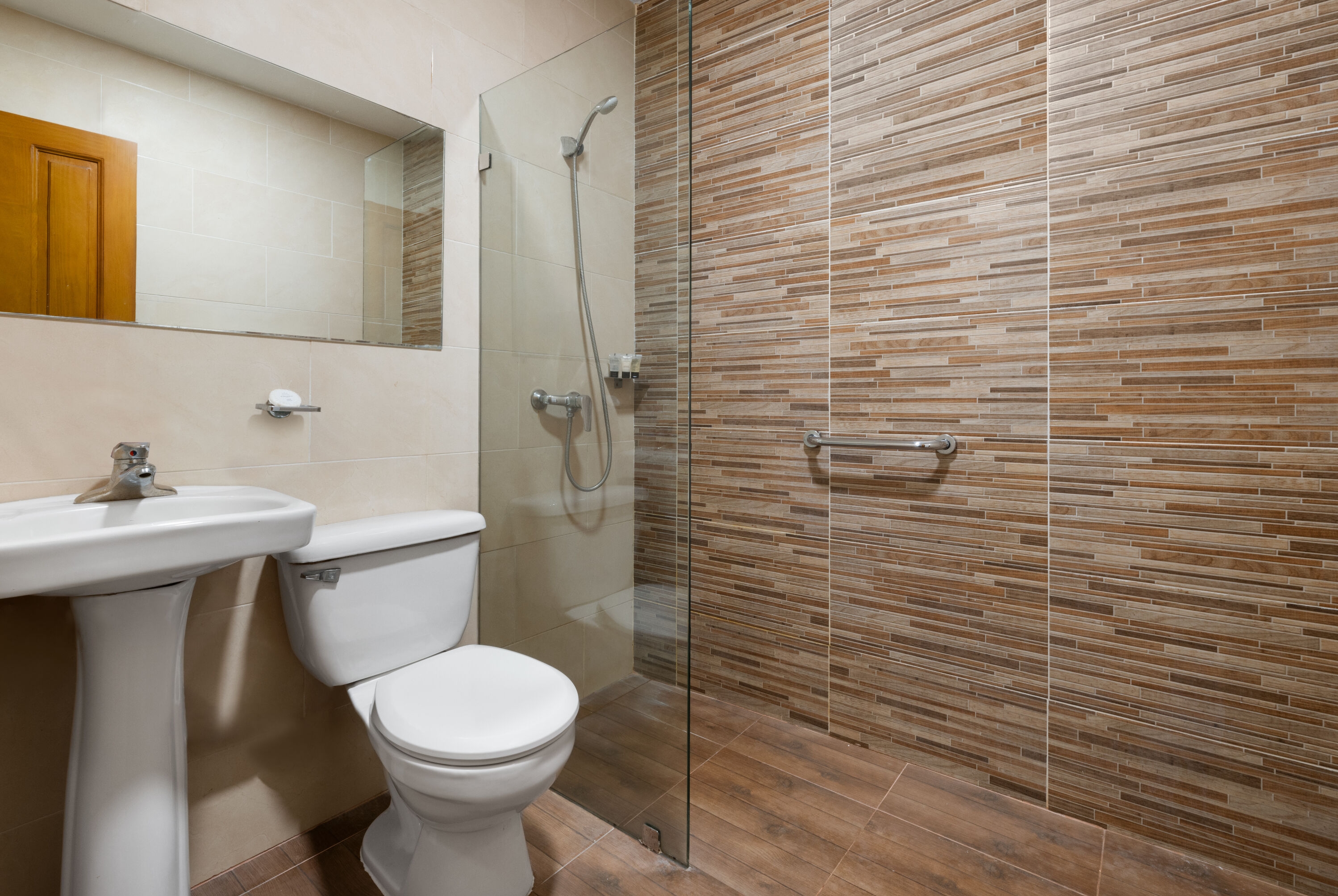 Guest room bath at the Gran Hotel Europa Santo Domingo, Trademark by Wyndham in Santo Domingo, Other than US/Canada