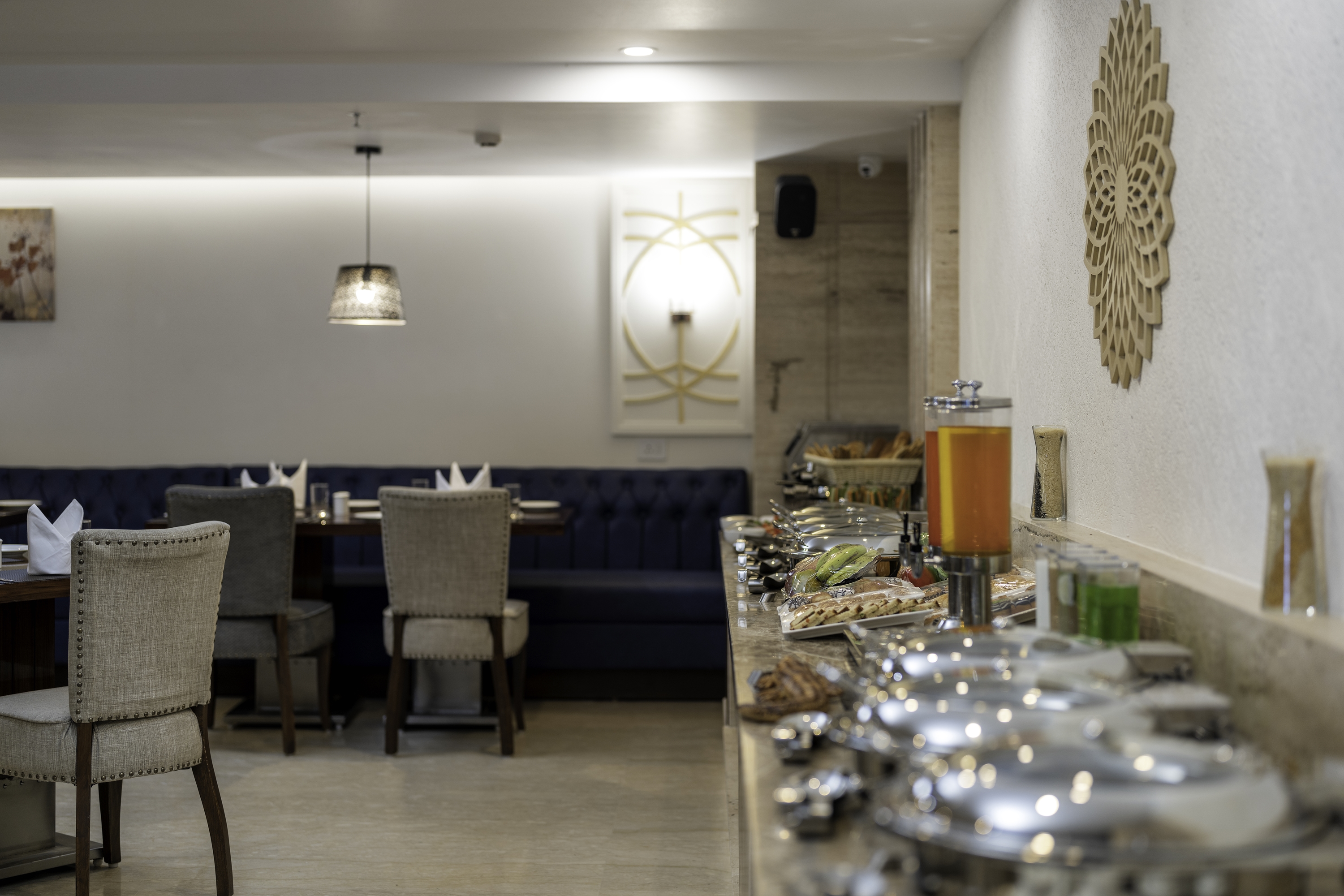 Cygnett Inn Paras Trademark by Wyndham restaurant buffet in Dehradun, Other than US/Canada