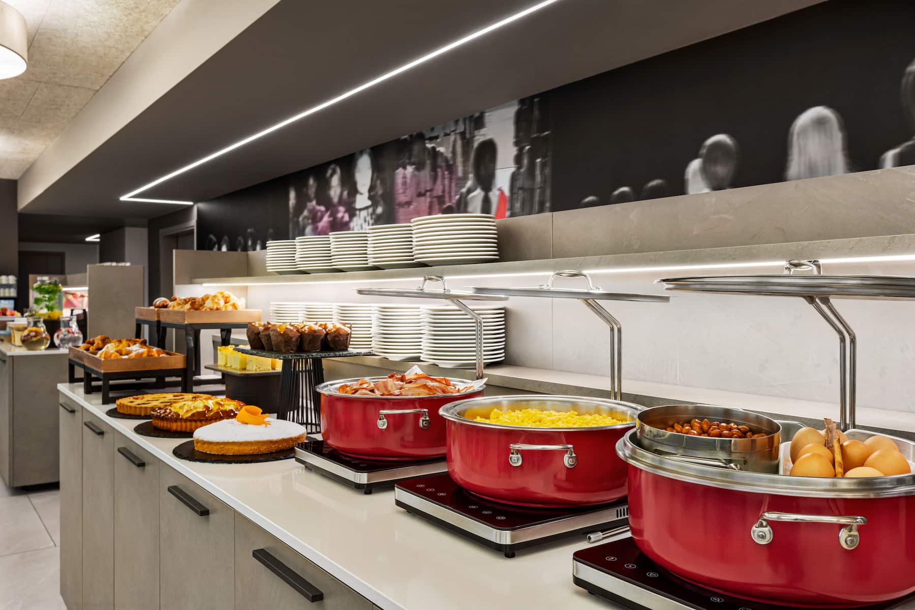 Amedia Milan, Trademark Collection by Wyndham restaurant breakfast area with seating in Milano, Other than US/Canada