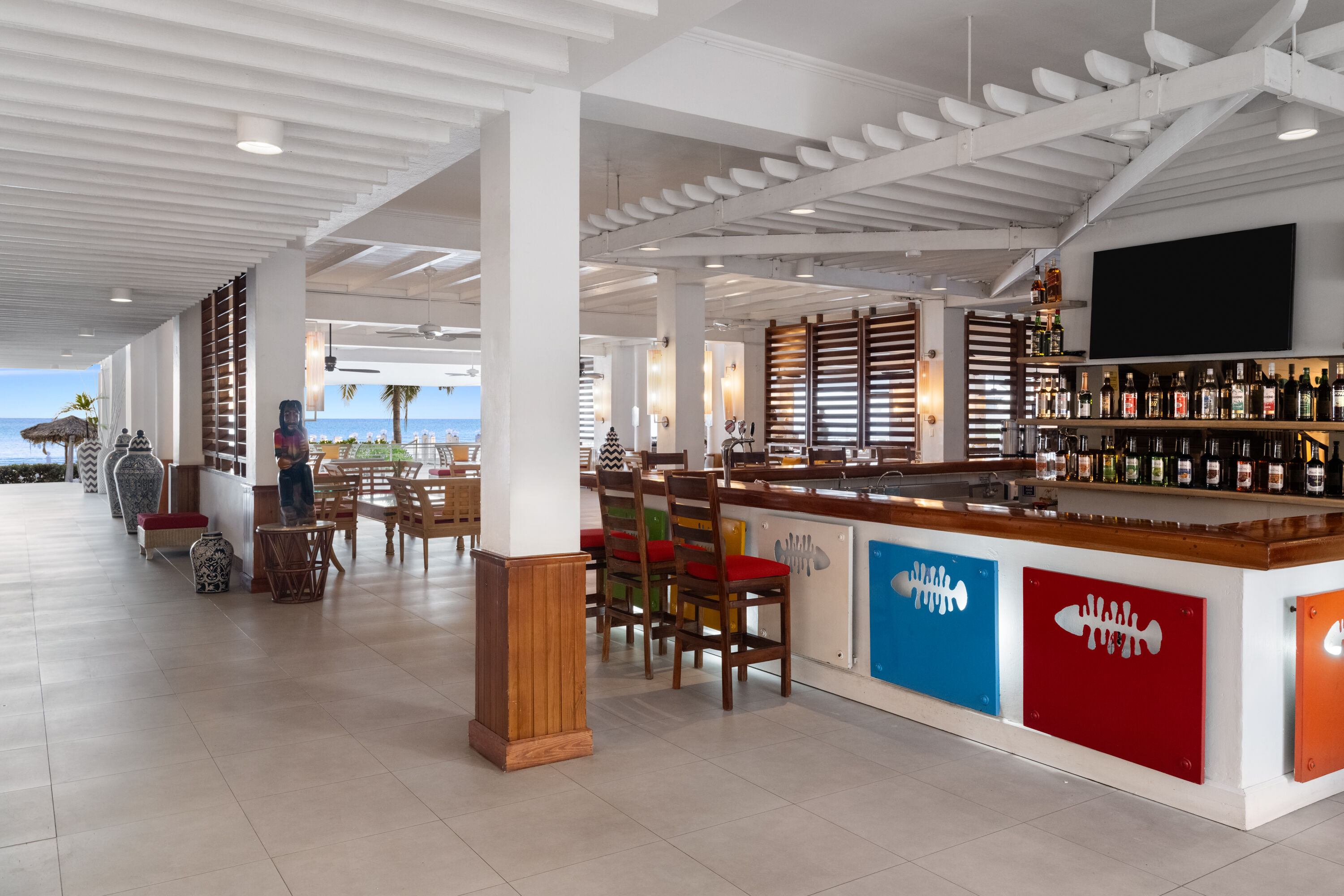 Grand Decameron Montego Beach, A Trademark All Inclusive lobby bar in Montego Bay, Other than US/Canada