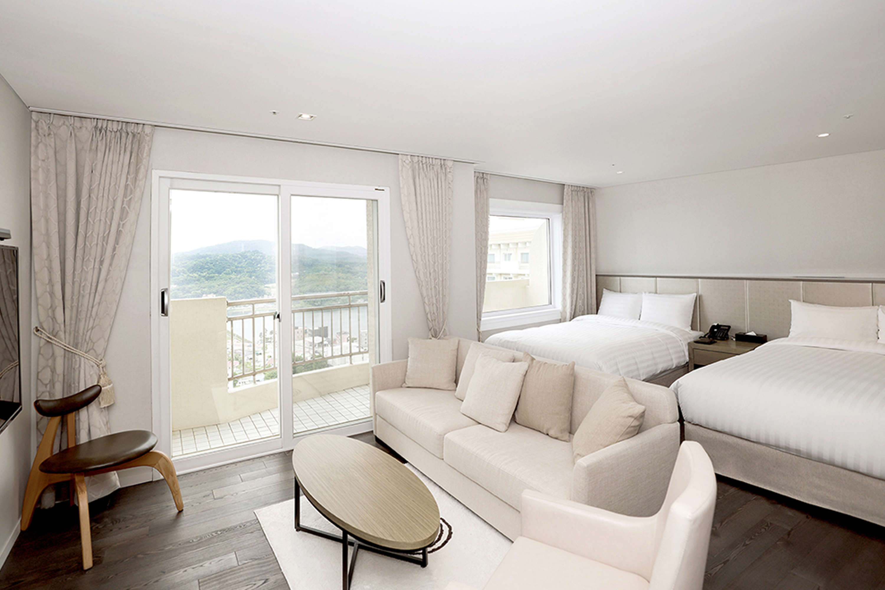 La Vie Dor Hotel and Resort, Trademark Collection by Wyndham suite in Hwasung, Other than US/Canada