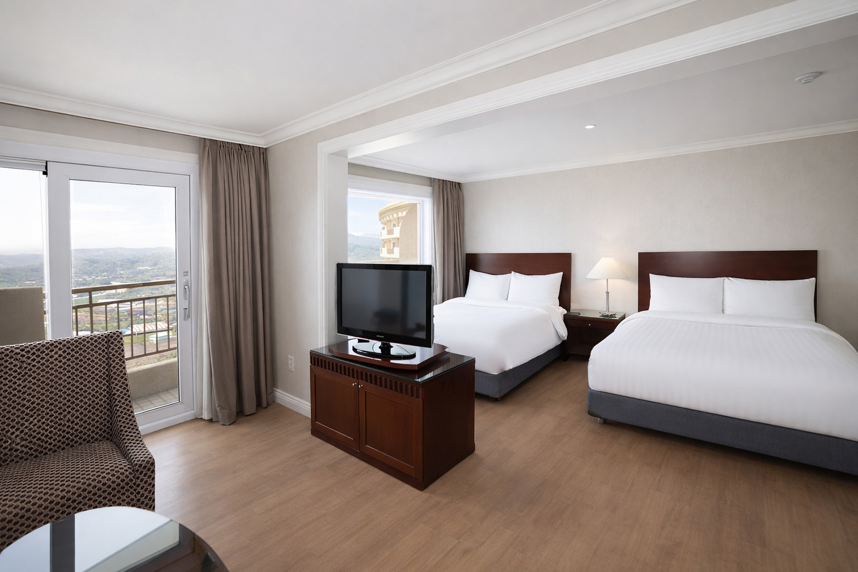 La Vie Dor Hotel and Resort, Trademark Collection by Wyndham suite in Hwasung, Other than US/Canada