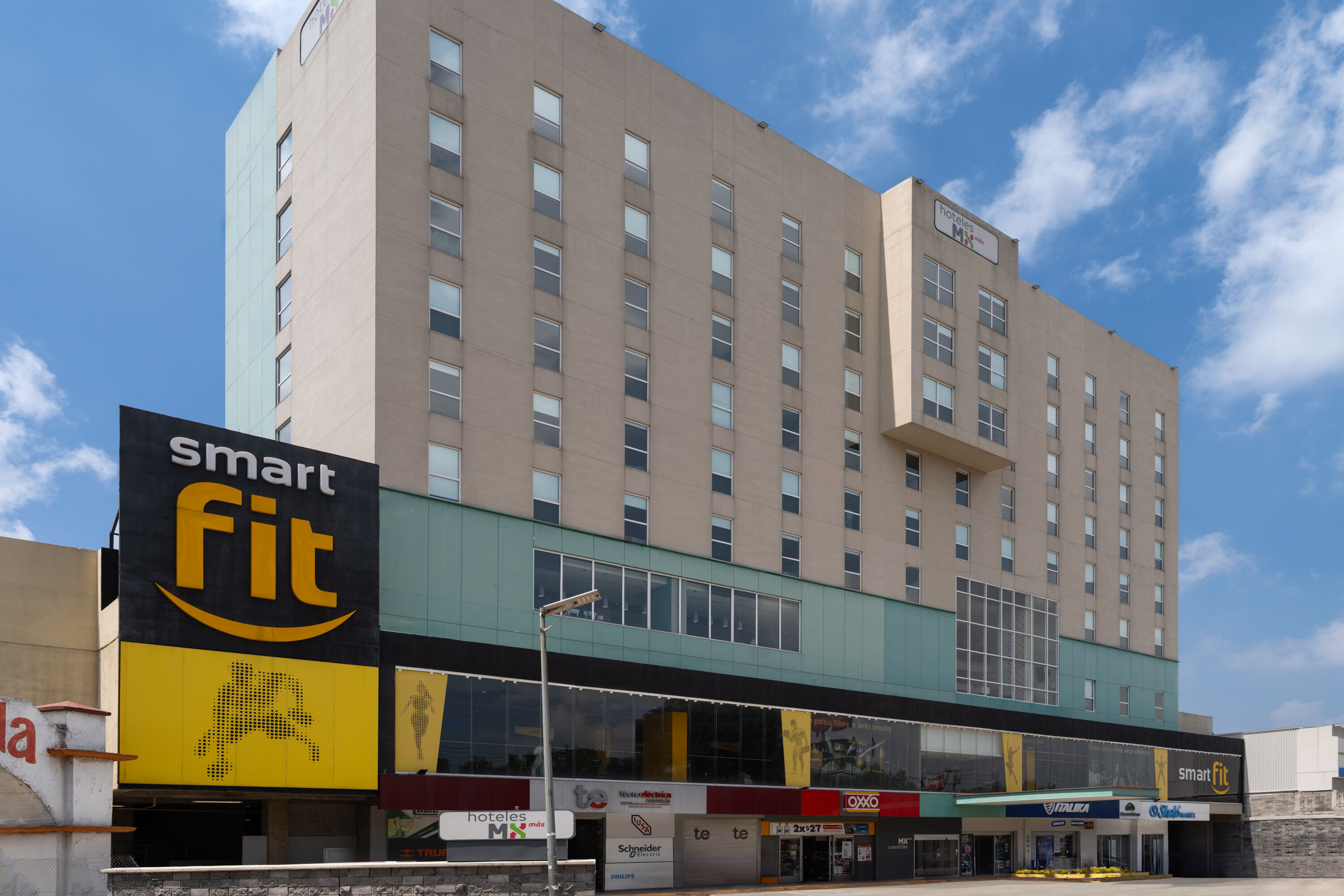 Exterior Day Image of Hotel MX mas cuautitlan Izcalli, Trademark by Wyndham hotel in Estado de Mexico, Other than US/Canada