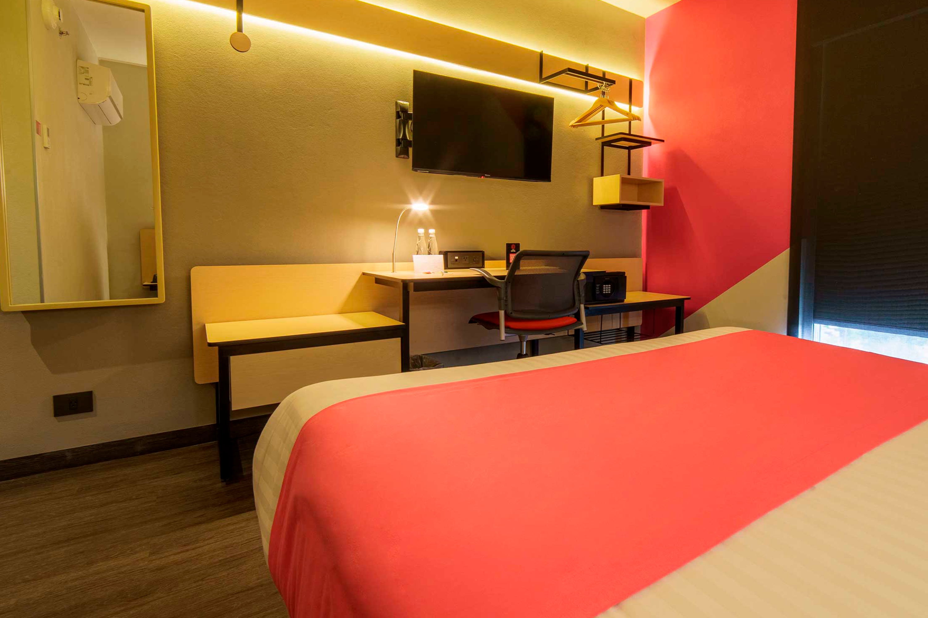 Guest room at the Hotel MX mas cuautitlan Izcalli, Trademark by Wyndham in Estado de Mexico, Other than US/Canada