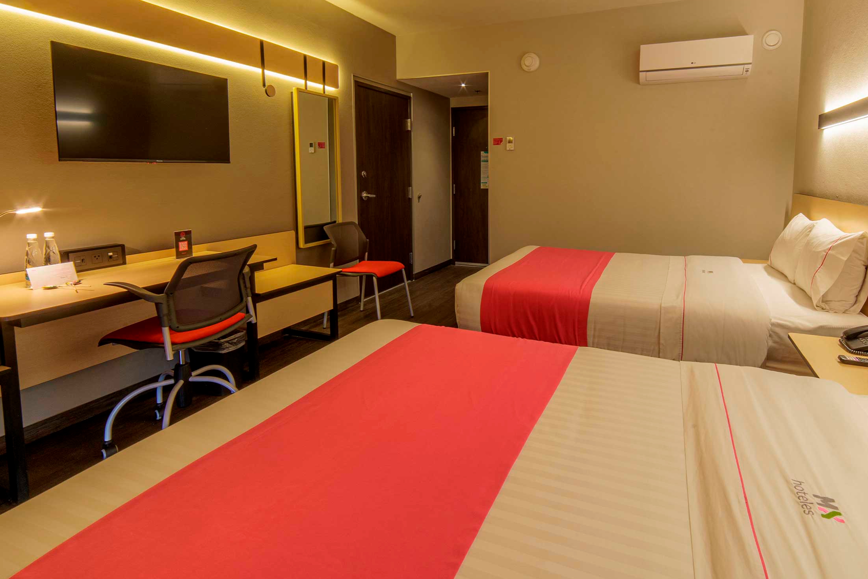 Guest room at the Hotel MX mas cuautitlan Izcalli, Trademark by Wyndham in Estado de Mexico, Other than US/Canada