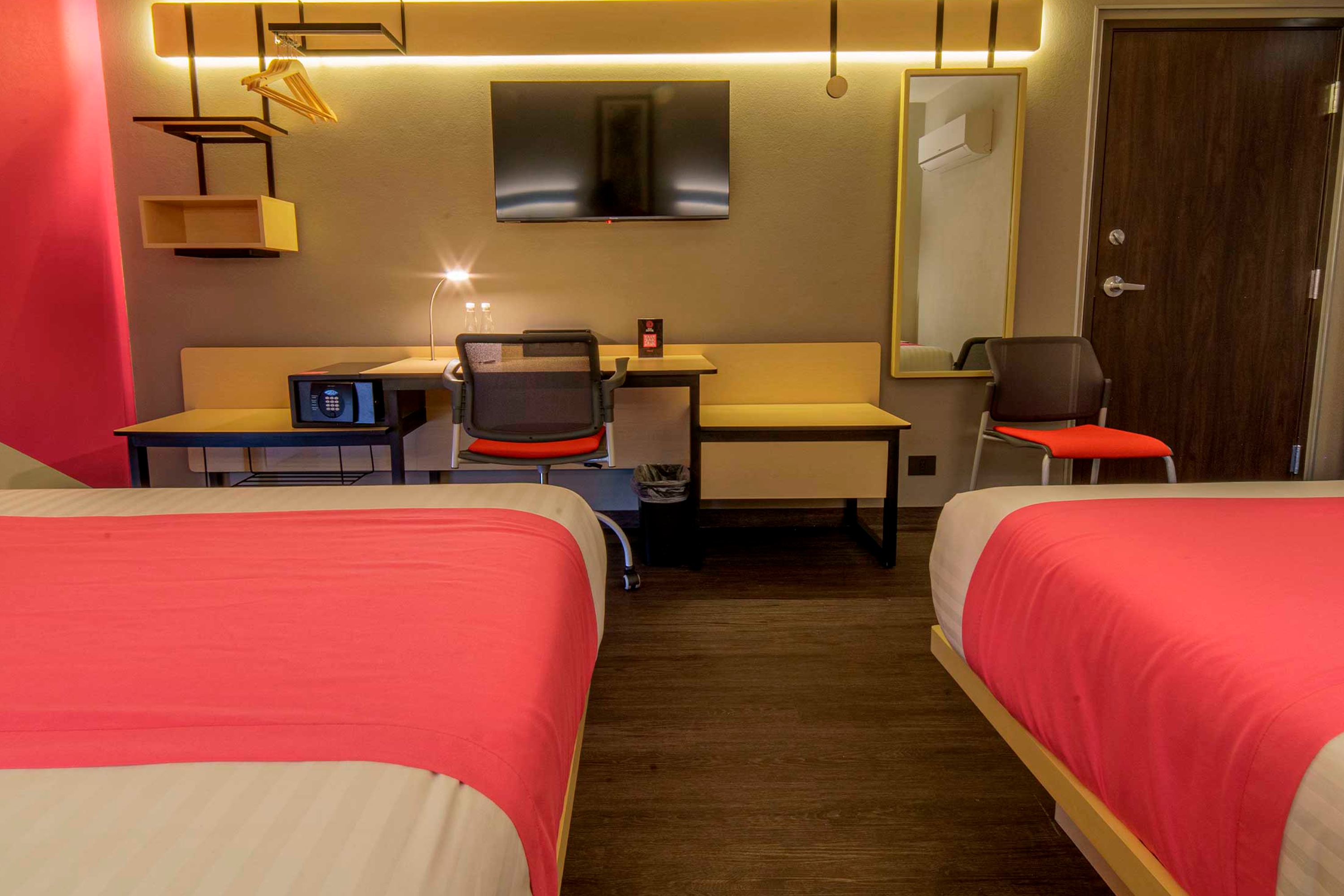 Guest room at the Hotel MX mas cuautitlan Izcalli, Trademark by Wyndham in Estado de Mexico, Other than US/Canada