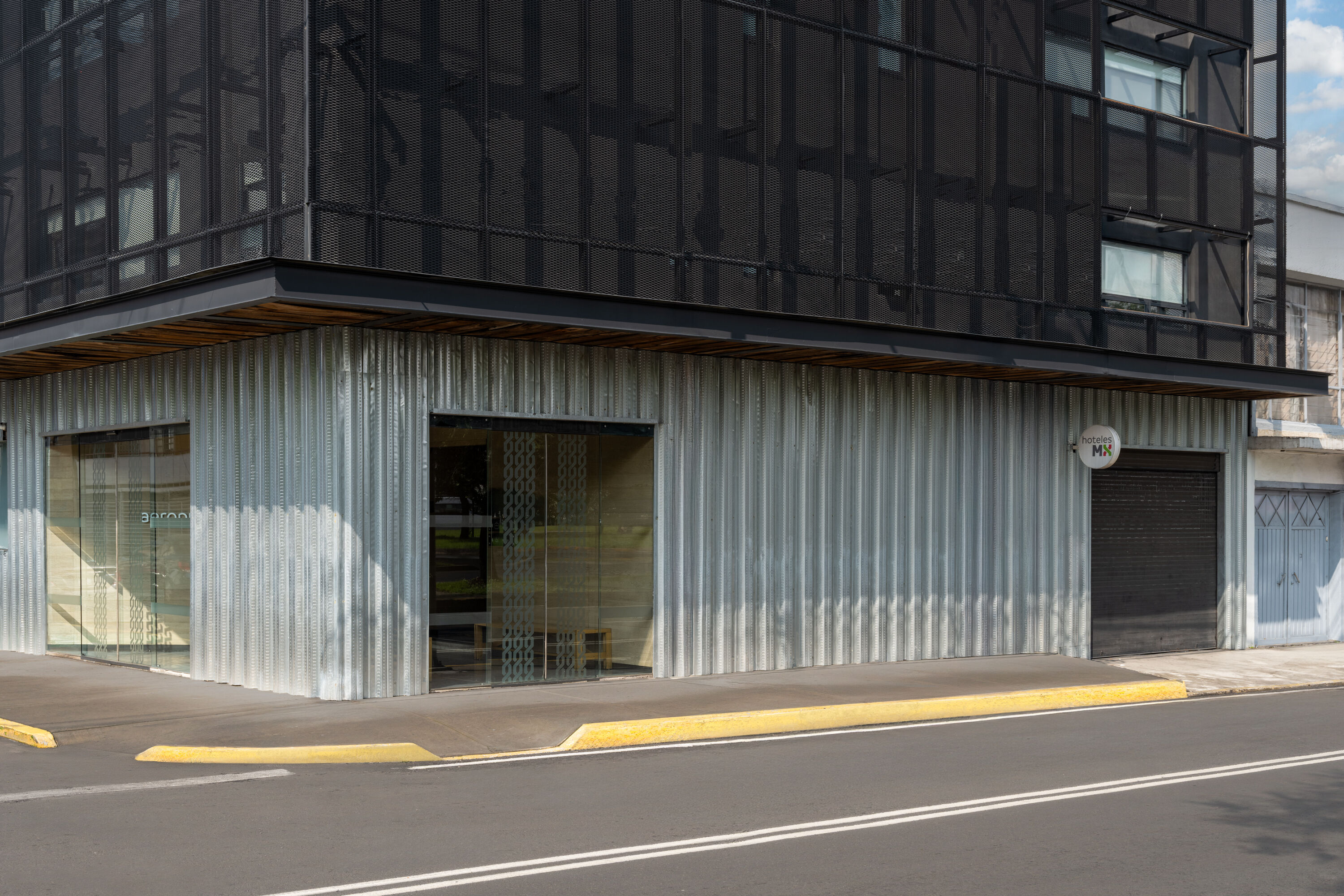 Exterior Day Image of Hotel MX aeropuerto CDMX, Trademark Collection by Wyndham hotel in Mexico City, Other than US/Canada