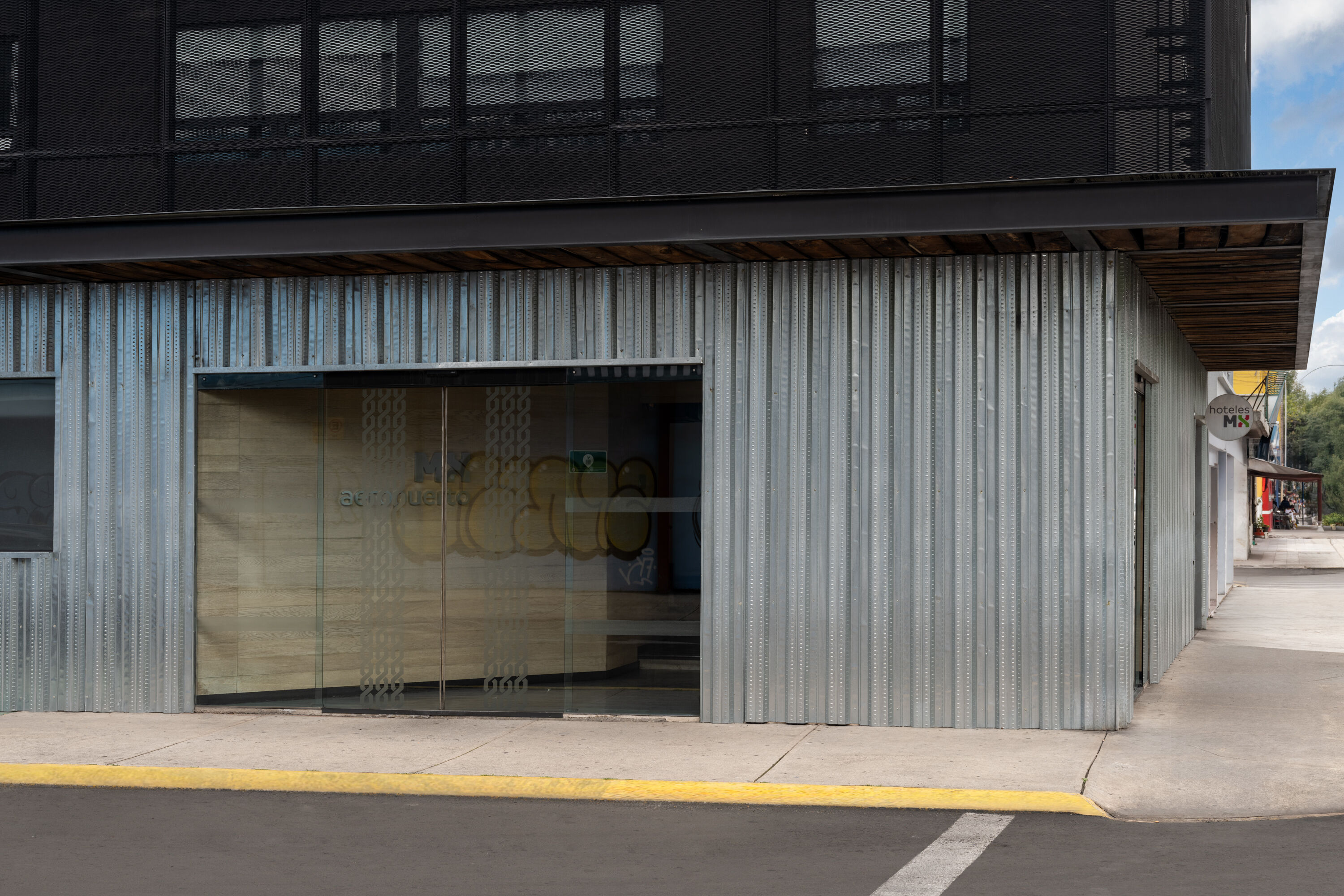 Exterior Day Image of Hotel MX aeropuerto CDMX, Trademark Collection by Wyndham hotel in Mexico City, Other than US/Canada