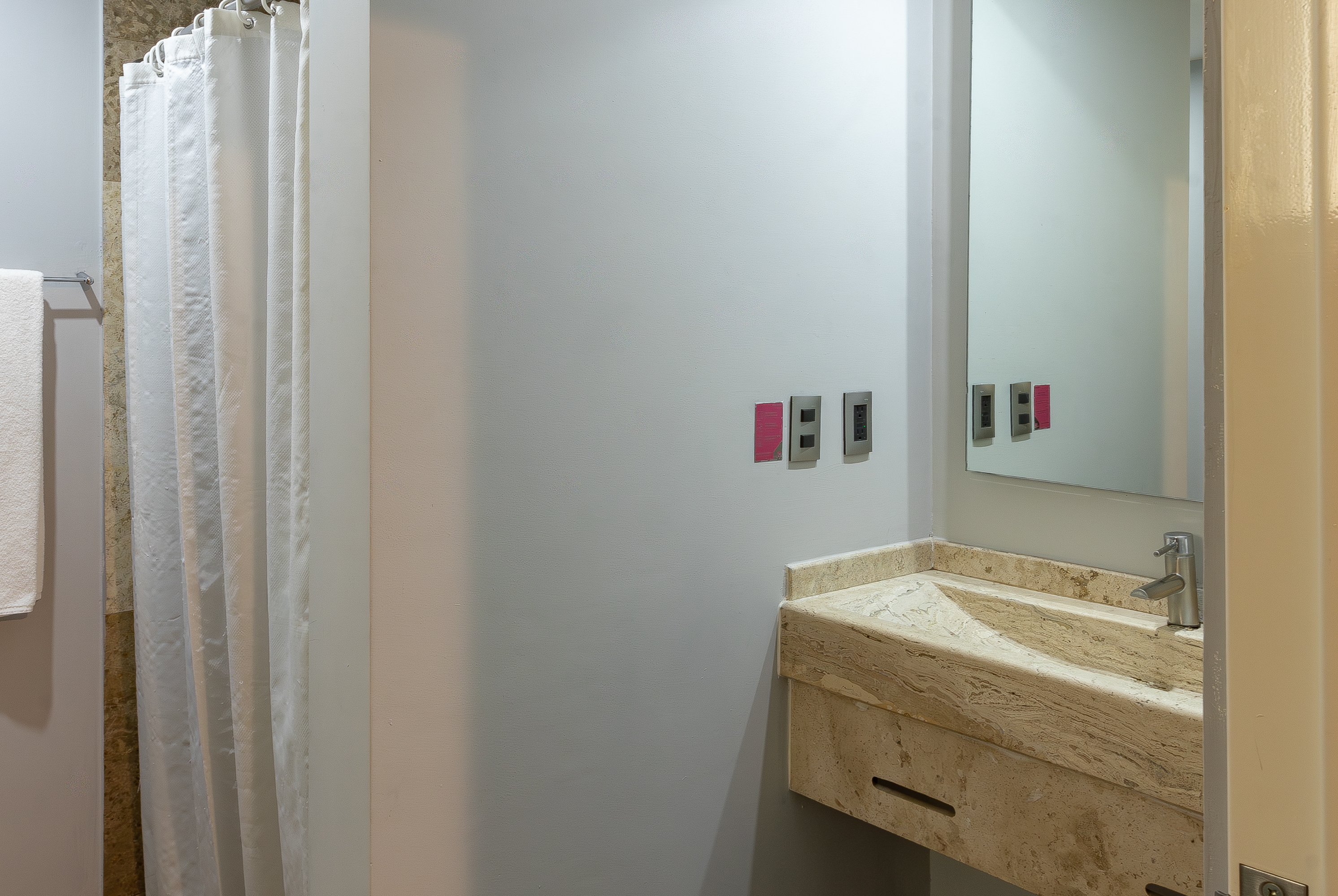 Guest room bath at the Hotel MX forum buenavista CDMX, Trademark by Wyndham in Mexico City, Other than US/Canada