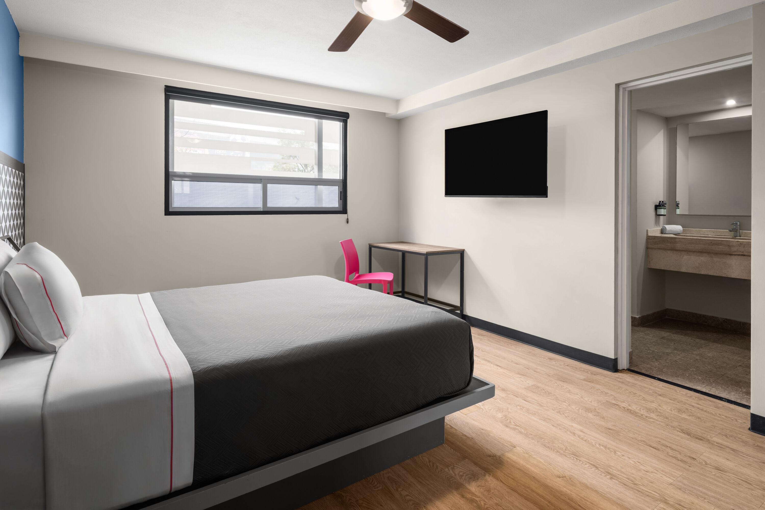 Guest room at the Hotel MX forum buenavista CDMX, Trademark by Wyndham in Mexico City, Other than US/Canada