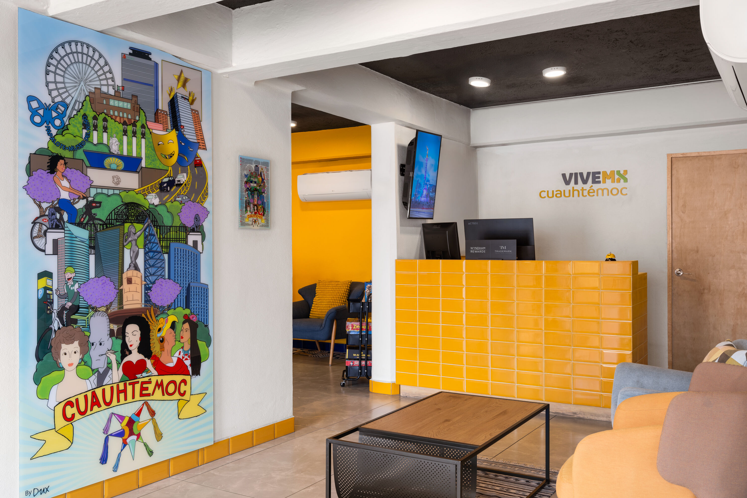 Hotel VIVE MX cuauhtemoc CDMX, Trademark by Wyndham reception in Mexico, Other than US/Canada