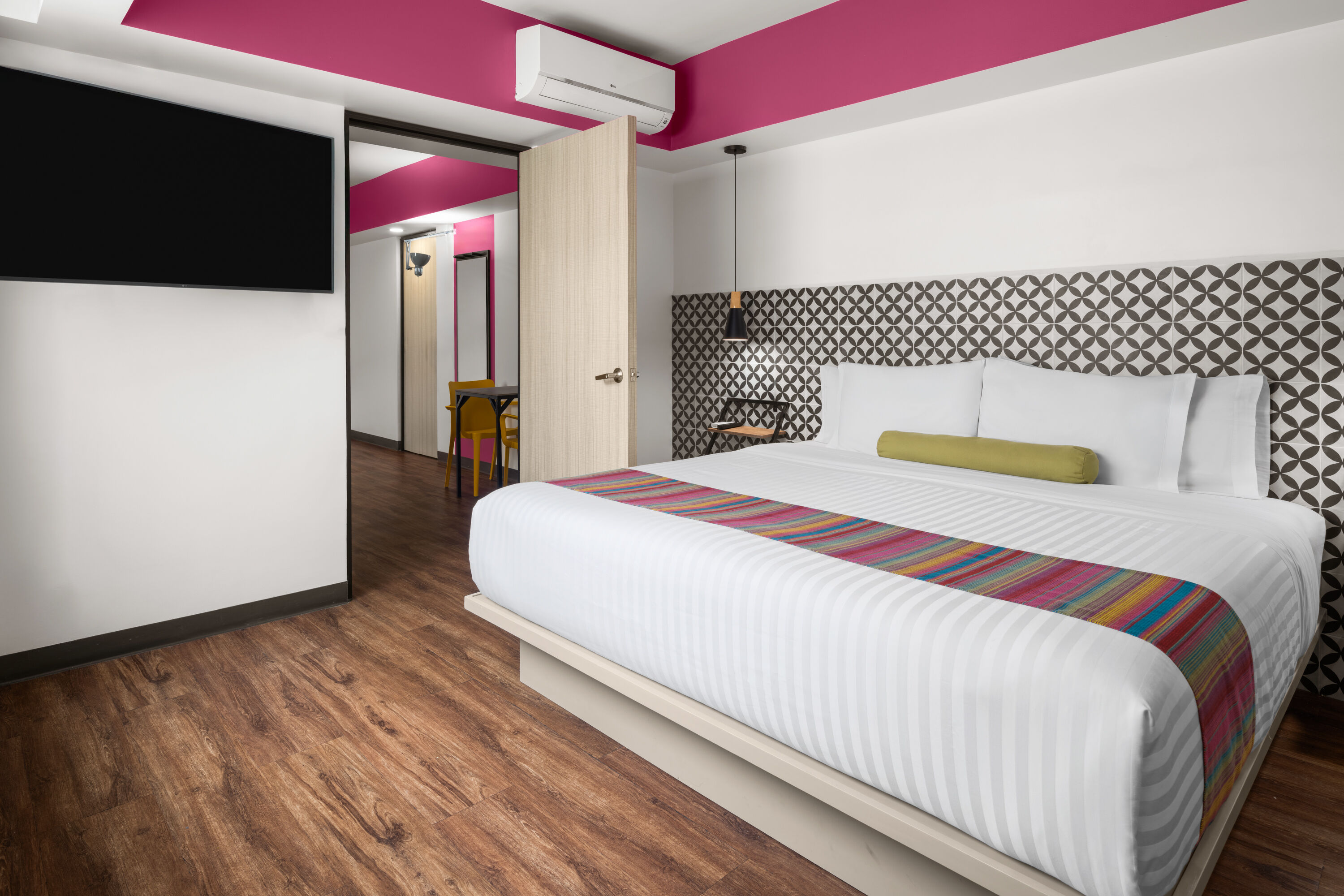 Hotel VIVE MX cuauhtemoc CDMX, Trademark by Wyndham suite in Mexico, Other than US/Canada