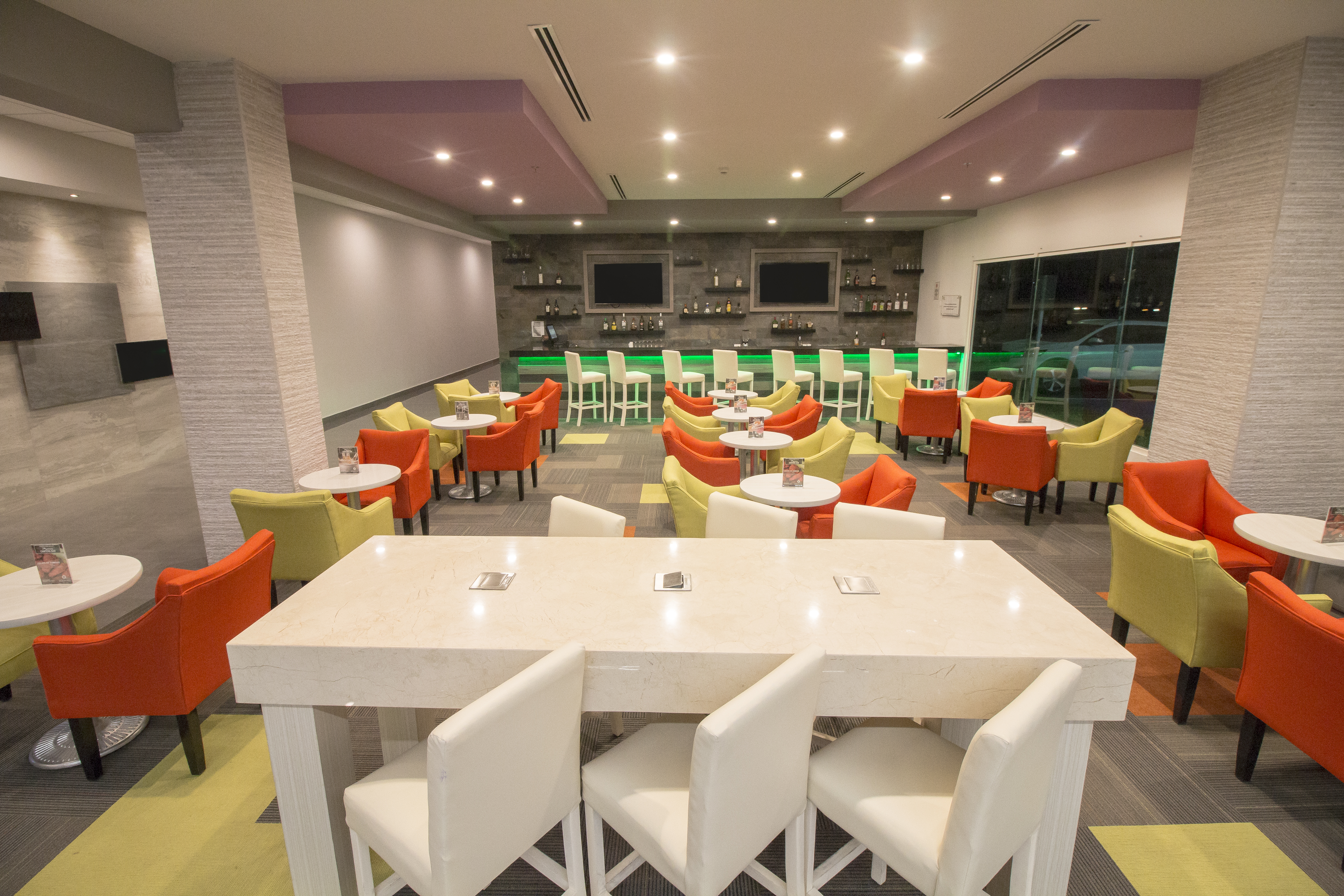 CHN Hotel Monterrey Aeropuerto, Trademark by Wyndham lobby bar in Monterrey, Other than US/Canada