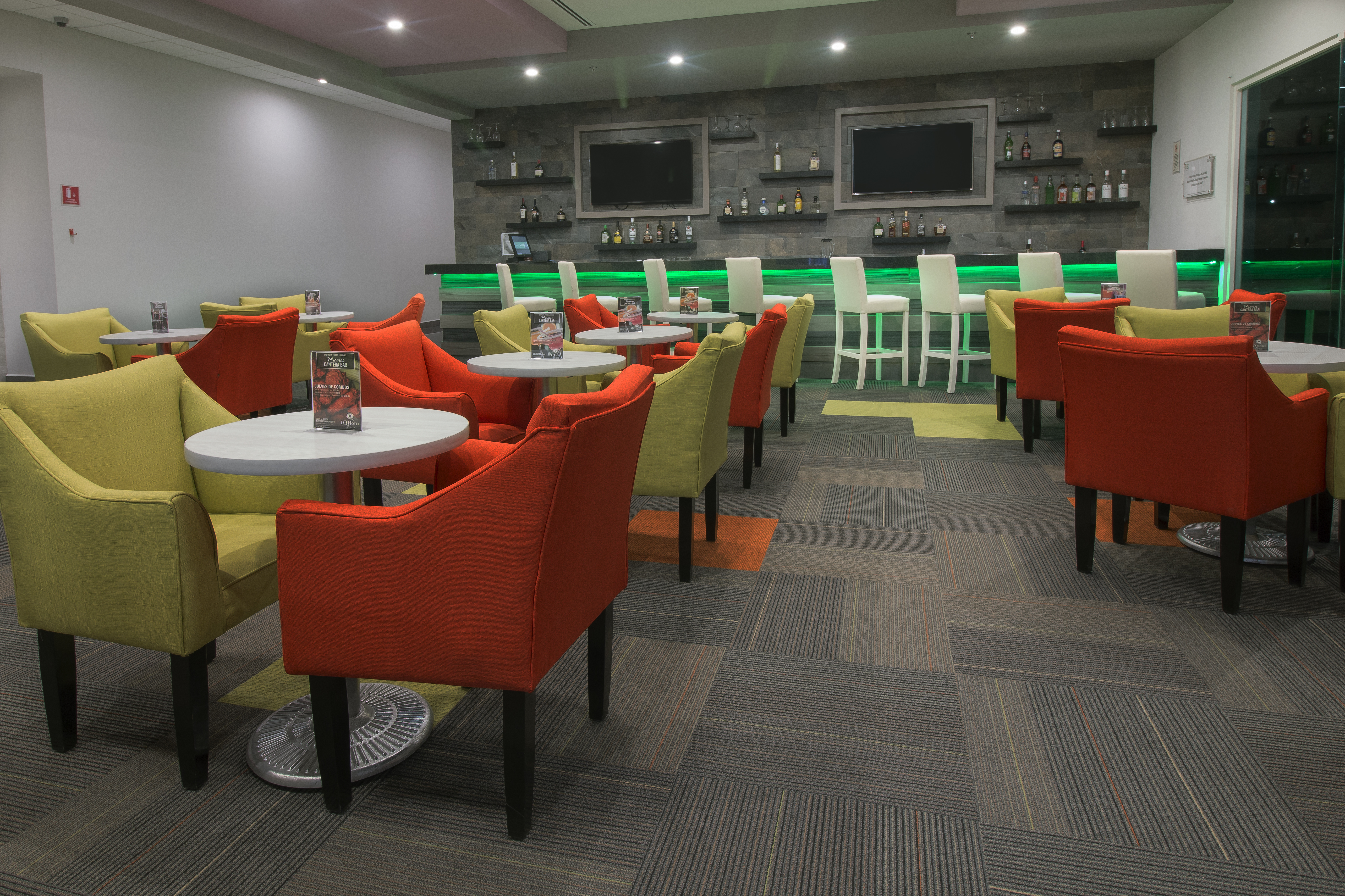 CHN Hotel Monterrey Aeropuerto, Trademark by Wyndham lobby bar in Monterrey, Other than US/Canada