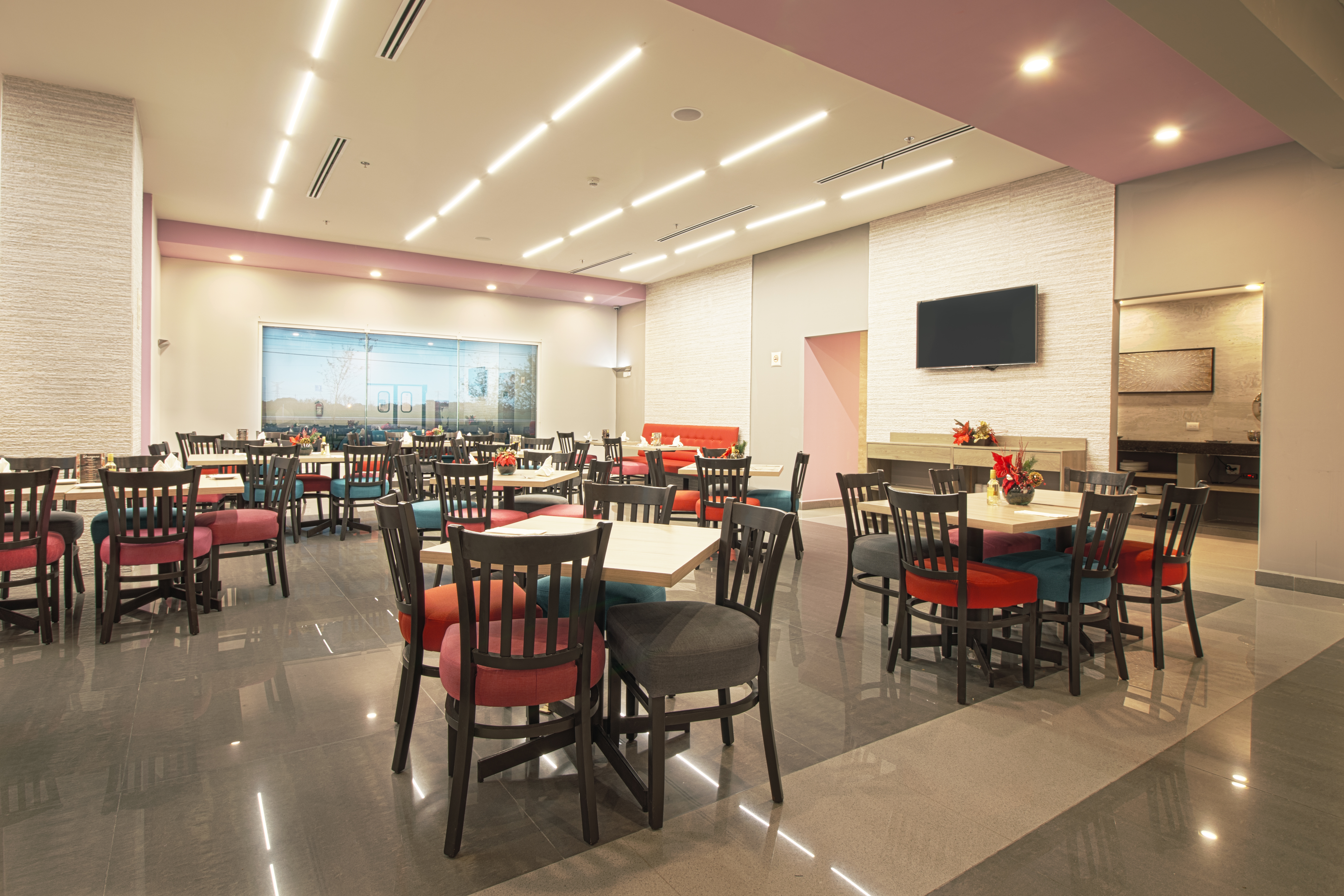 CHN Hotel Monterrey Aeropuerto, Trademark by Wyndham restaurant main dining in Monterrey, Other than US/Canada