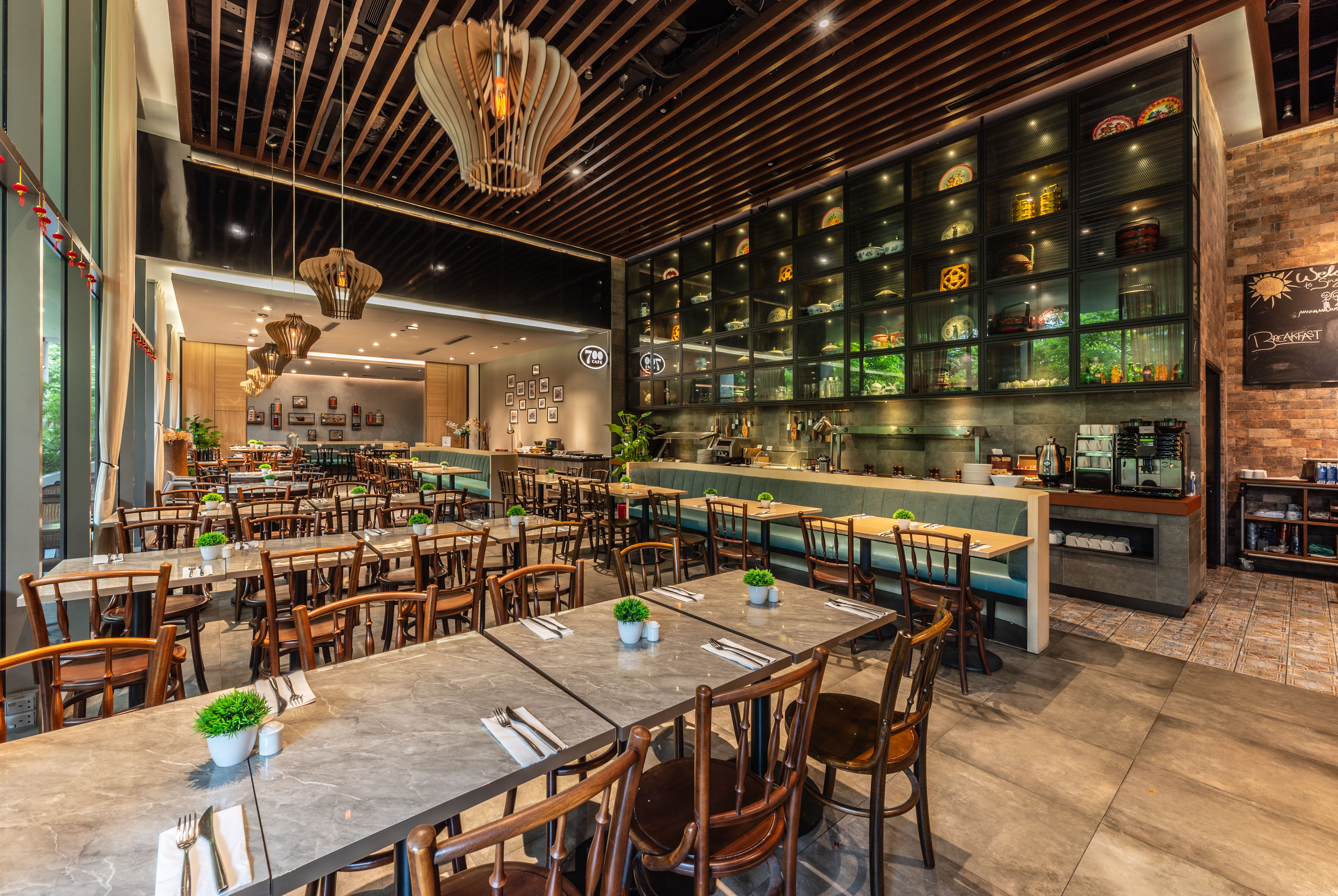 Hotel Traveltine Downtown Singapore, Trademark Collection cafe in Singapore, Other than US/Canada