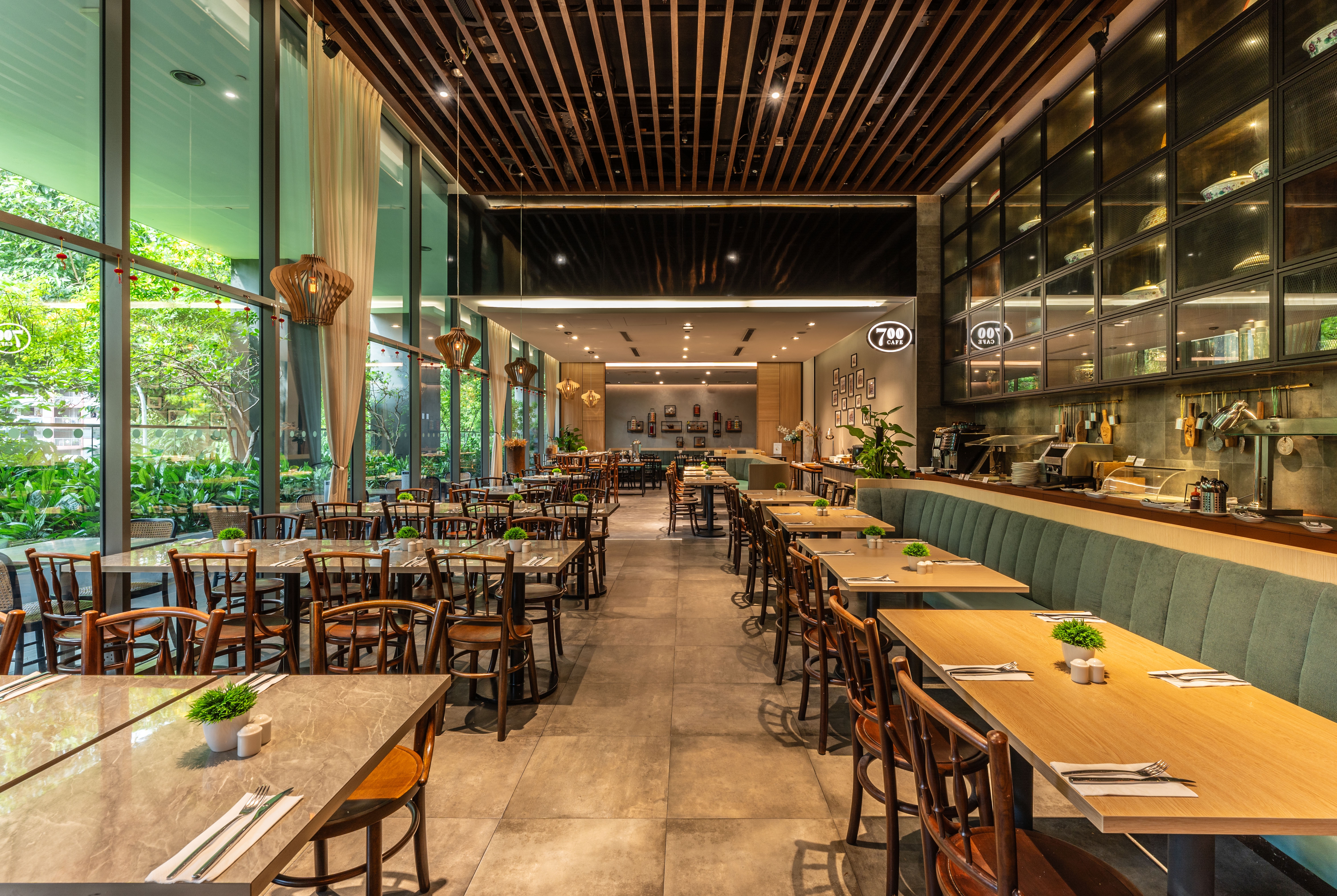 Hotel Traveltine Downtown Singapore, Trademark Collection cafe in Singapore, Other than US/Canada