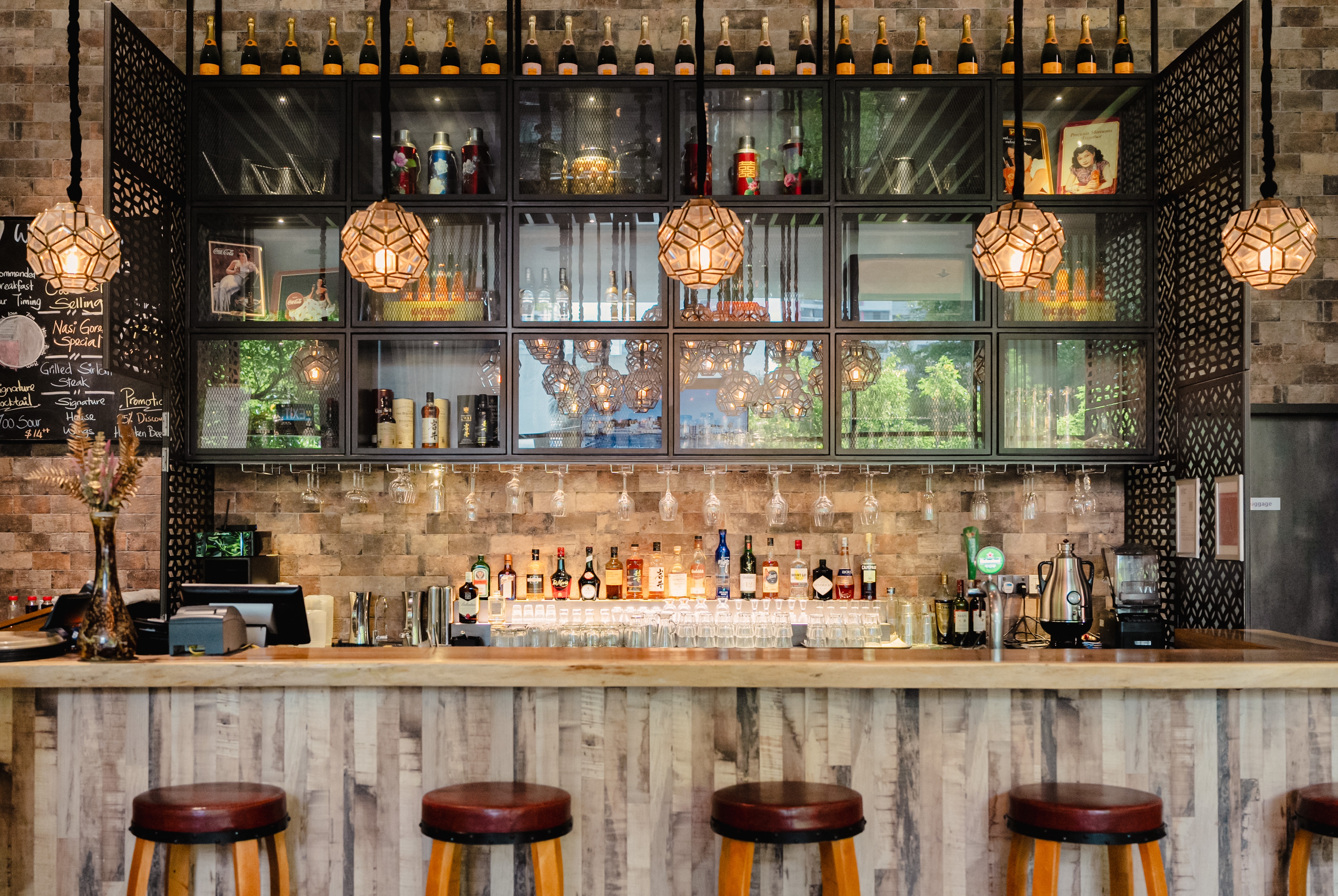 Hotel Traveltine Downtown Singapore, Trademark Collection cafe in Singapore, Other than US/Canada