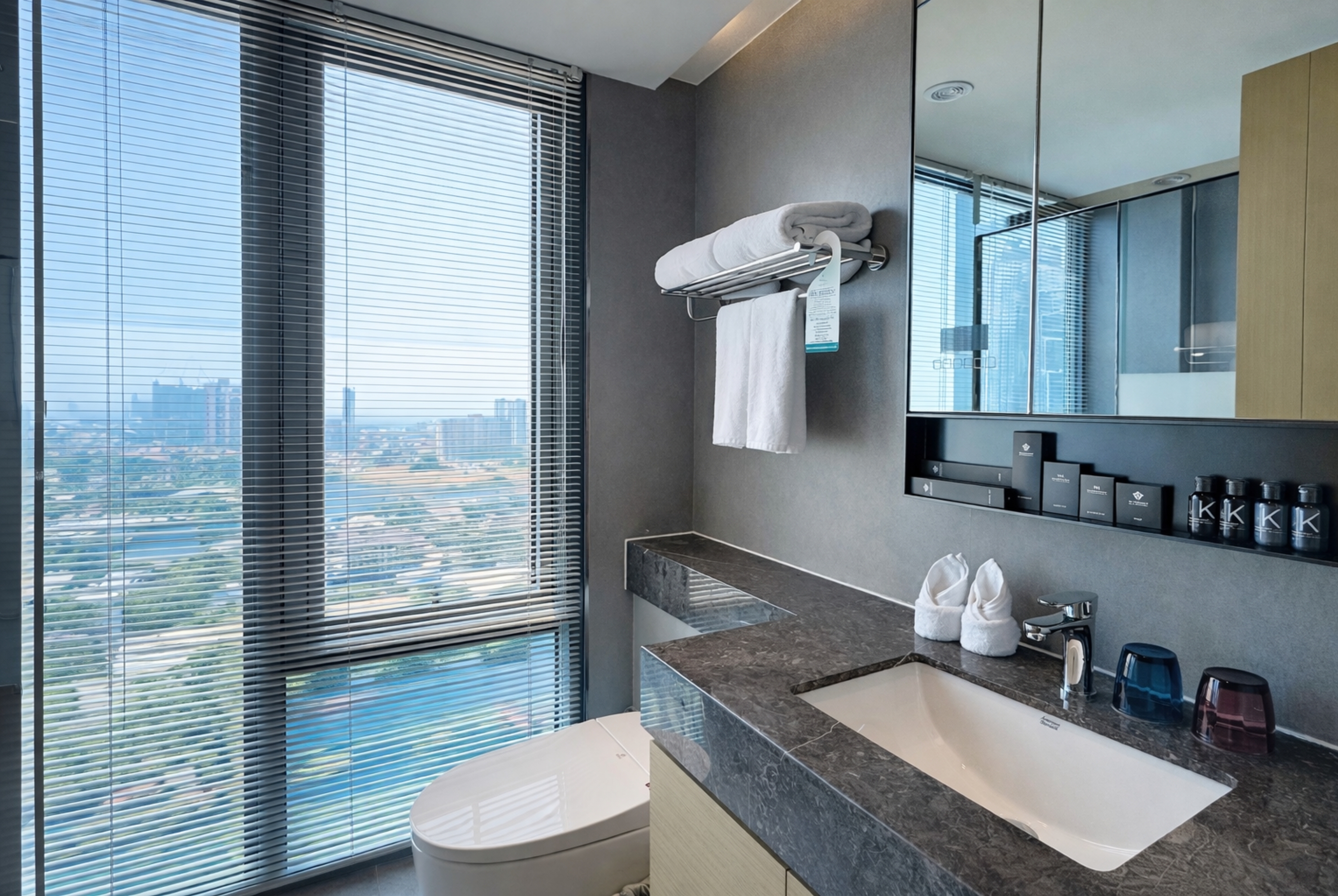 Beverly Mountain Bay, Trademark Collection by Wyndham suite in Pattaya, Other than US/Canada