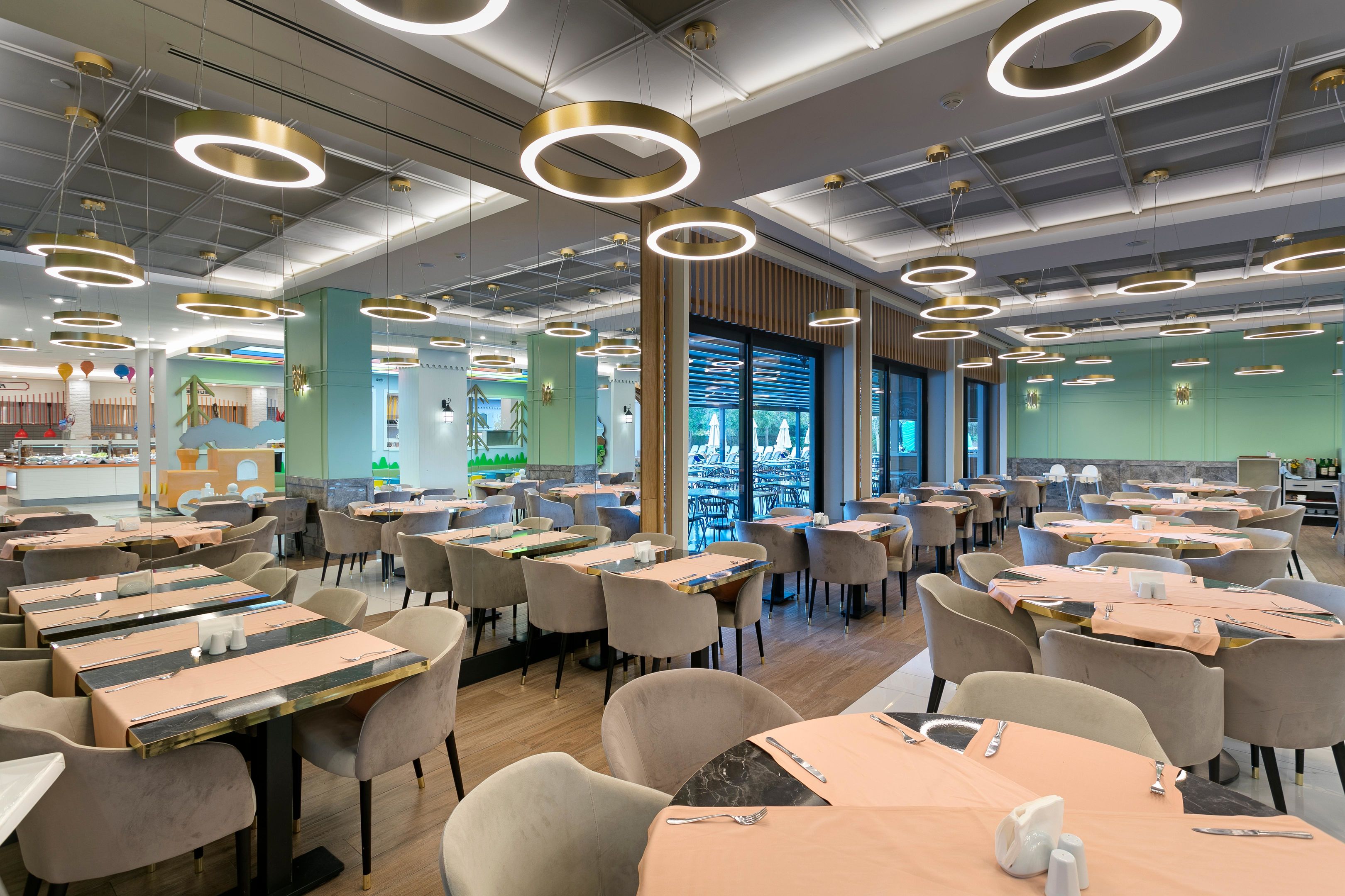 Long Beach Alanya, Trademark Collection by Wyndham restaurant in Alanya, Other than US/Canada
