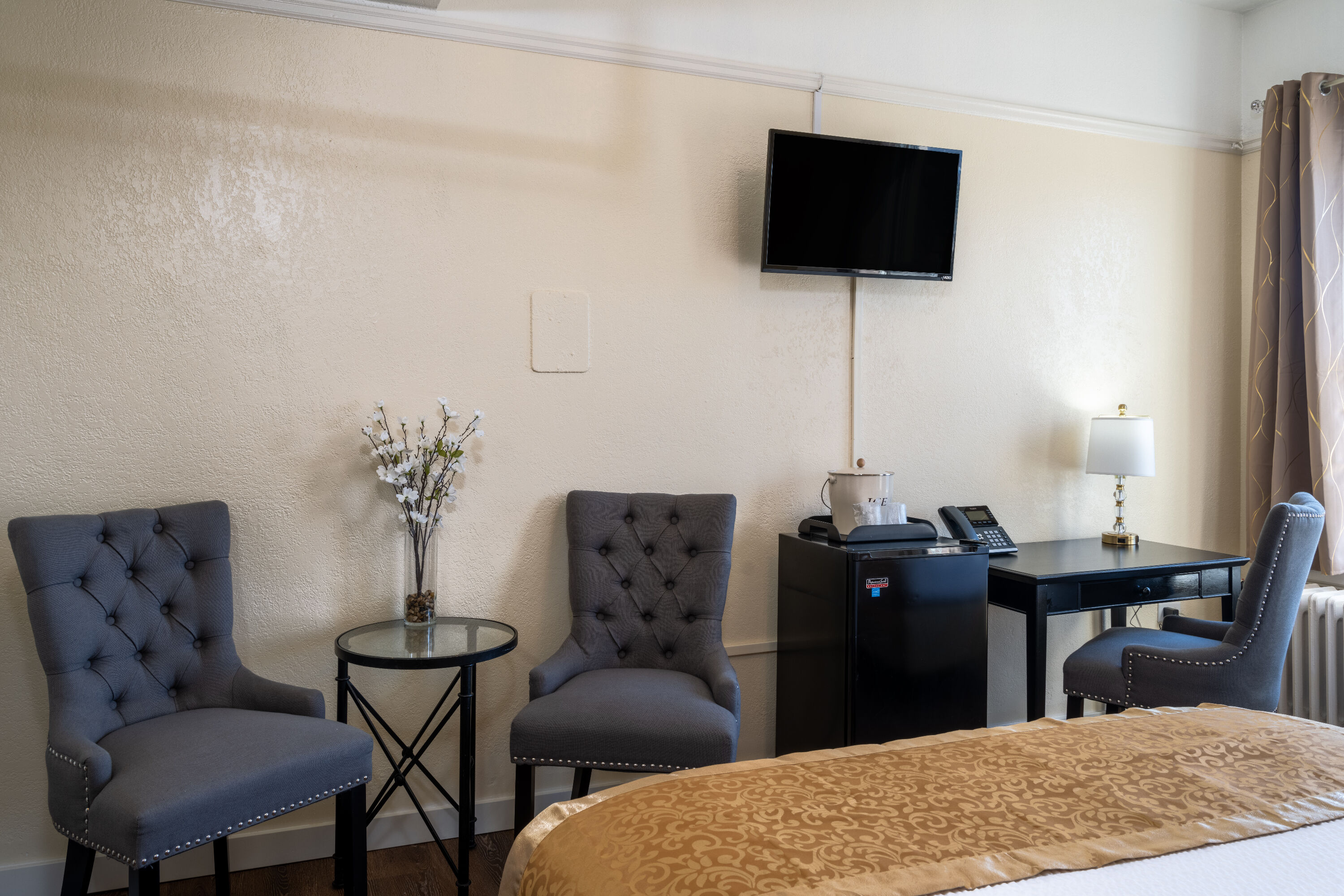 Gilmore Hotel, Trademark Collection by Wyndham suite in Ketchikan, Alaska