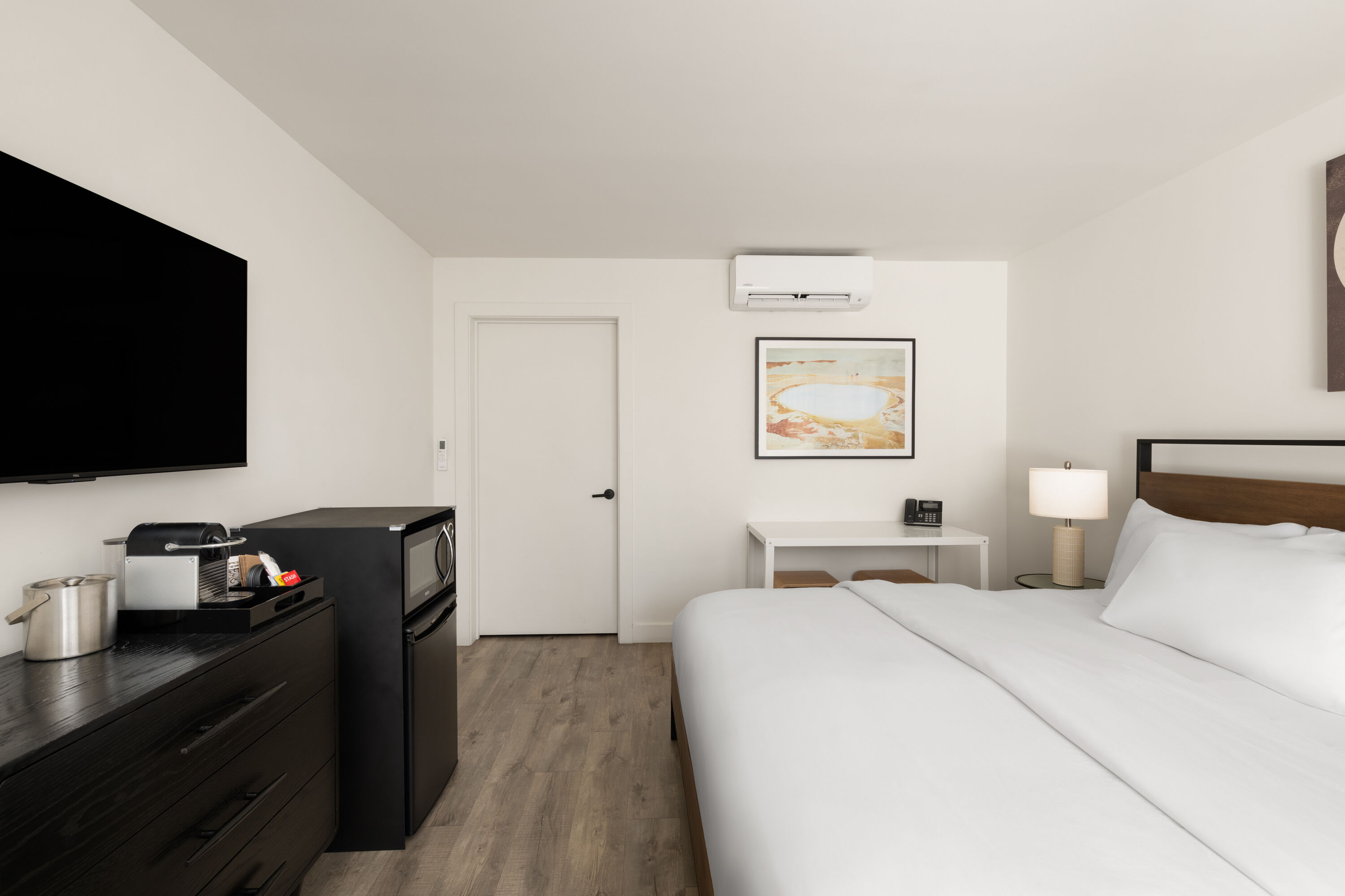 Guest room at the Papago Scottsdale by Reside, Trademark Collection by Wyndham in Scottsdale, Arizona