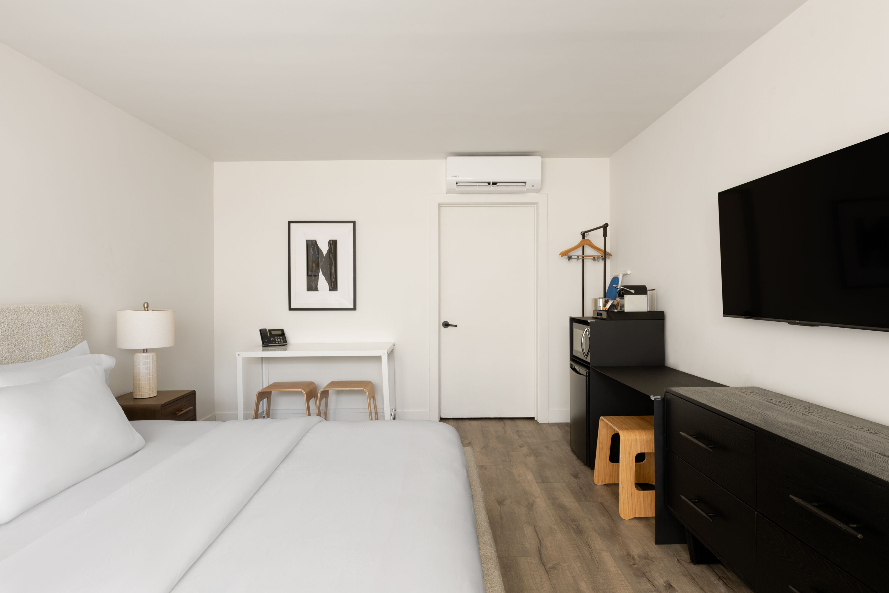 Guest room at the Papago Scottsdale by Reside, Trademark Collection by Wyndham in Scottsdale, Arizona