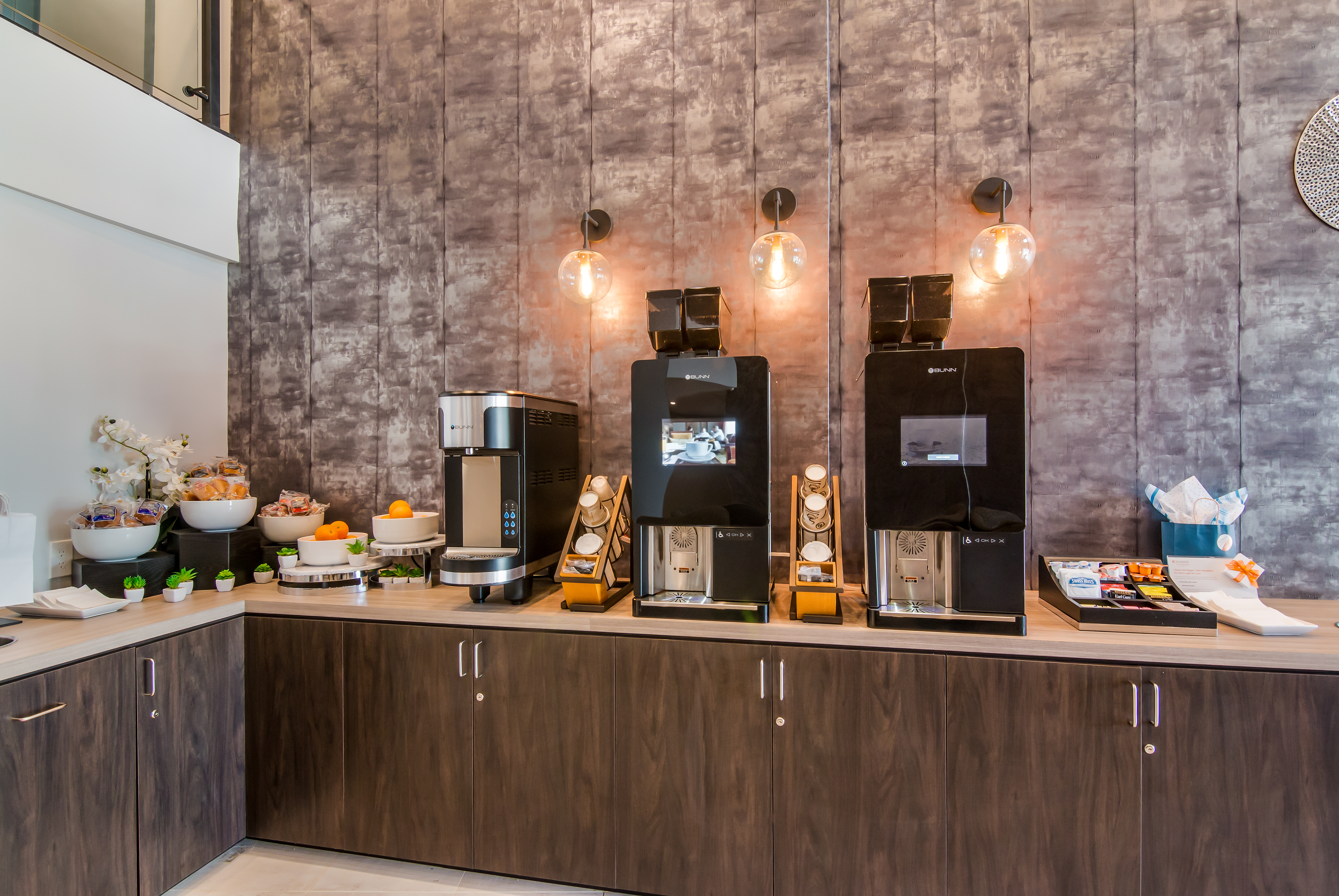 Hourglass Hotel, Trademark Collection by Wyndham restaurant breakfast area close up in Bakersfield, California