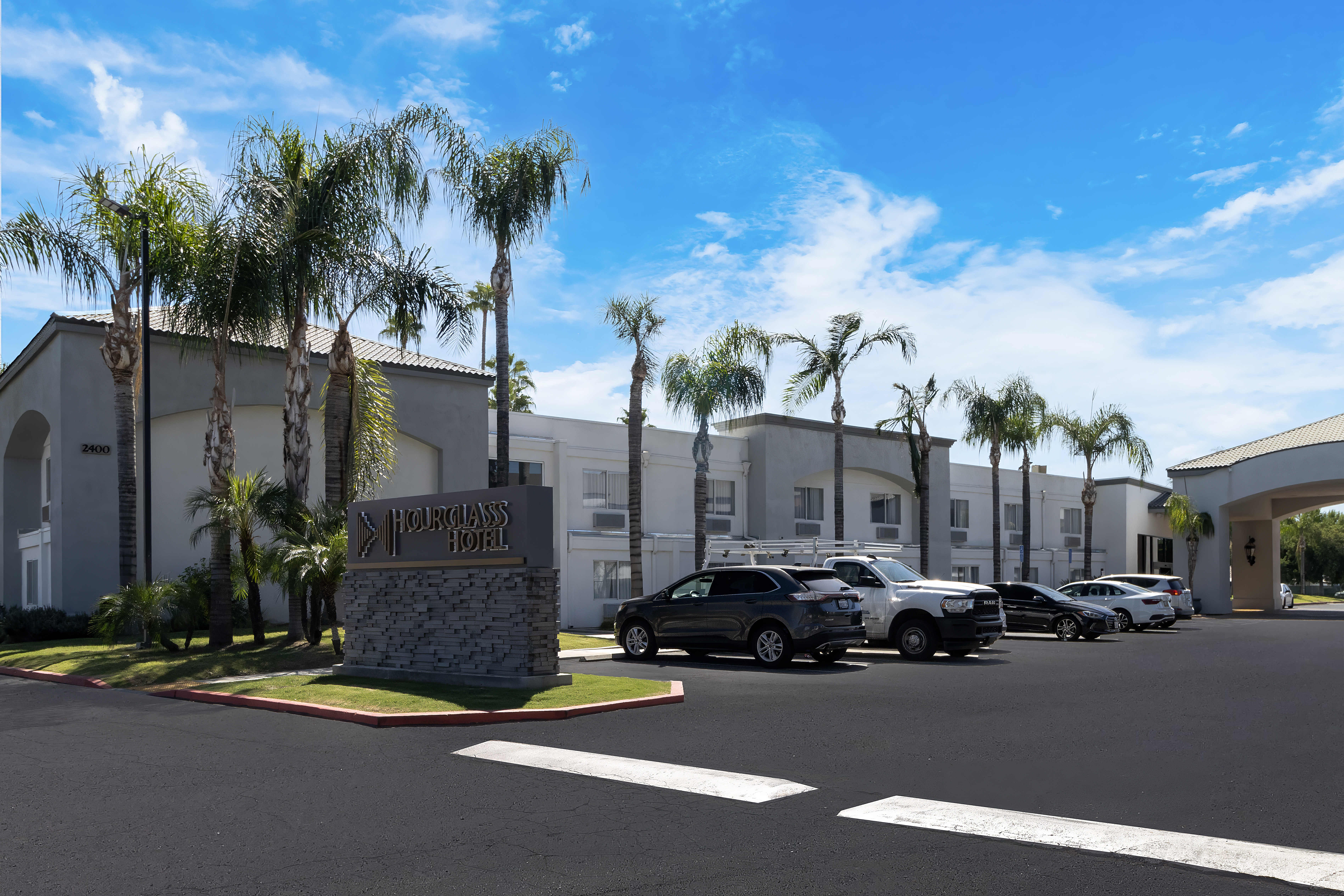 Exterior Day Image of Hourglass Hotel, Trademark Collection by Wyndham hotel in Bakersfield, California