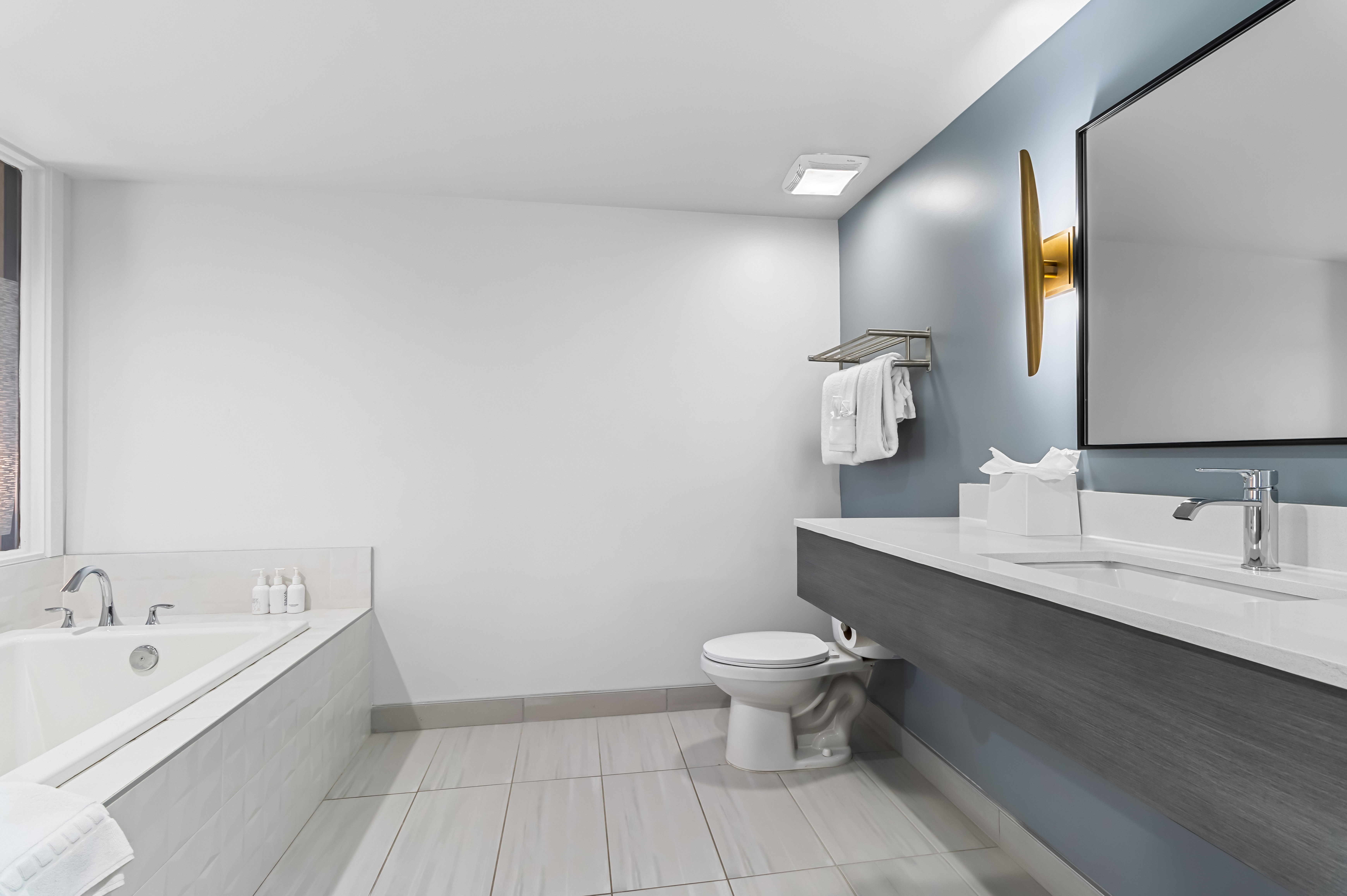 Guest room bath at the Hourglass Hotel, Trademark Collection by Wyndham in Bakersfield, California