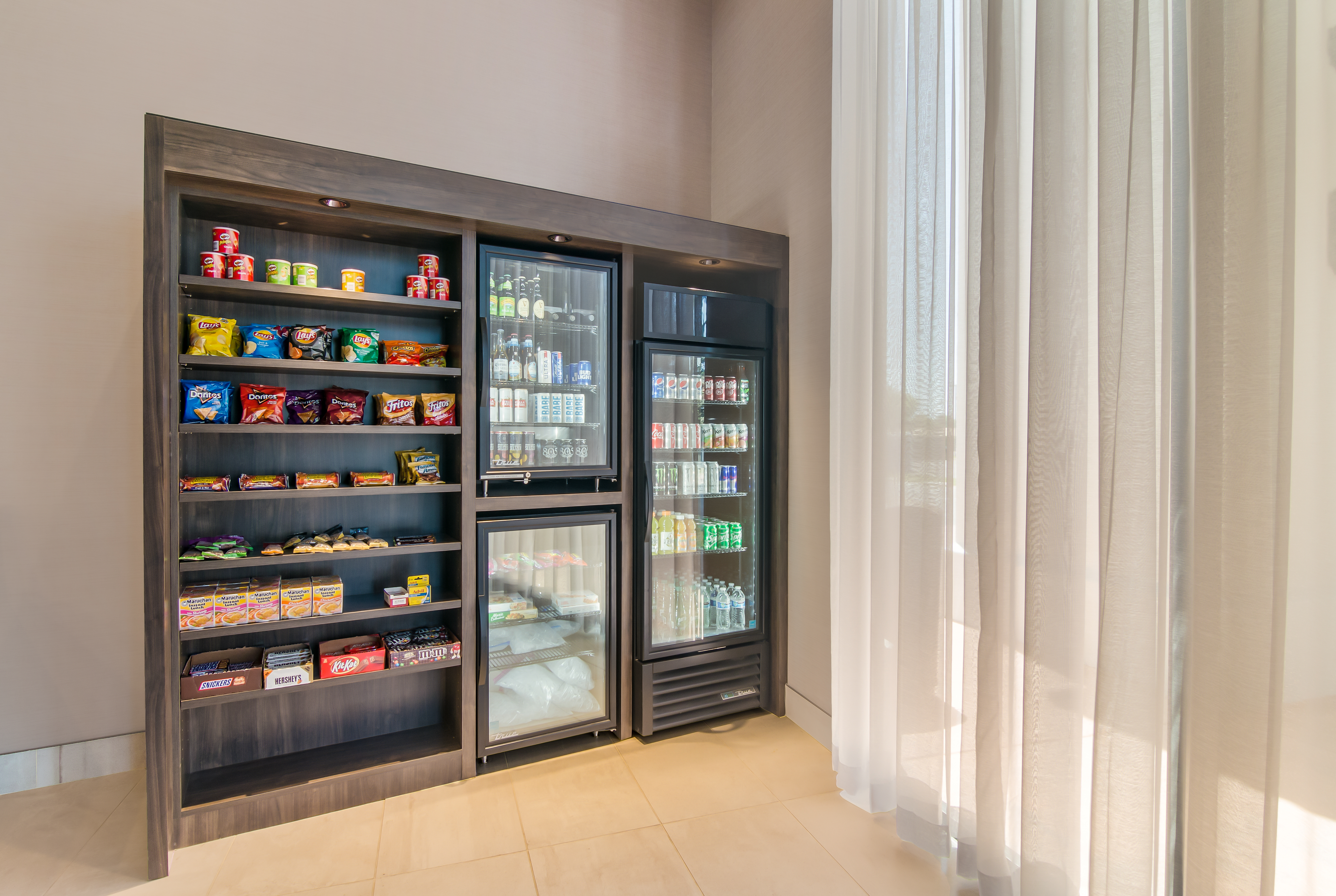 Mart at Hourglass Hotel, Trademark Collection by Wyndham in Bakersfield, California